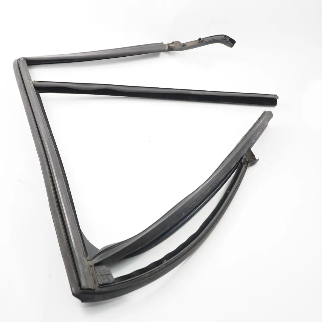 Joint de guidage de vitre Porte arrière gauche pour BMW X1 F48 à propos du numéro de pièce 7362239 BMW X1 F48 Joint de guidage de vitre Porte arrière gauche - SKU 7362239 - Numéro de pièce 7362239