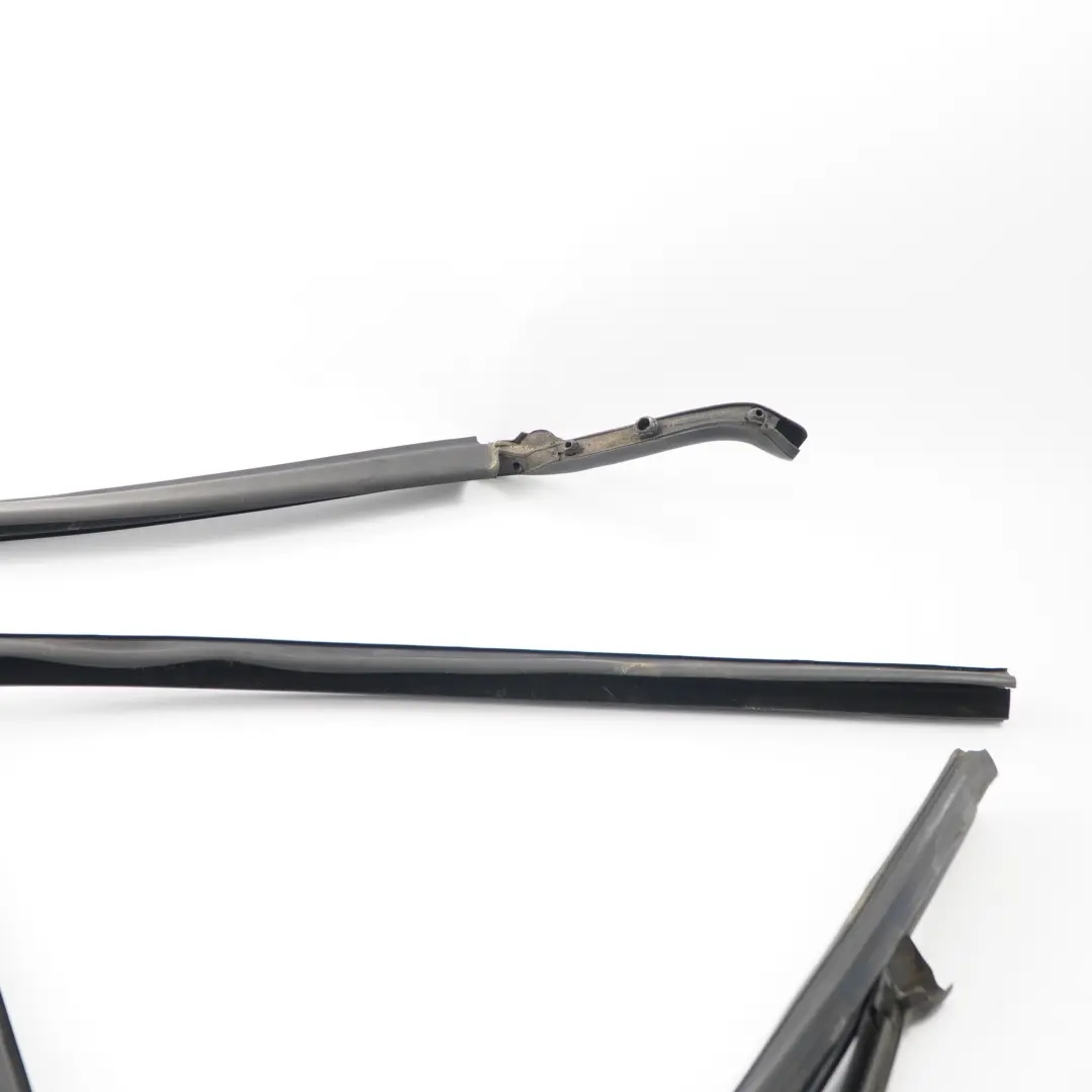 Joint de guidage de vitre Porte arrière gauche pour BMW X1 F48 à propos du numéro de pièce 7362239 BMW X1 F48 Joint de guidage de vitre Porte arrière gauche - SKU 7362239 - Numéro de pièce 7362239