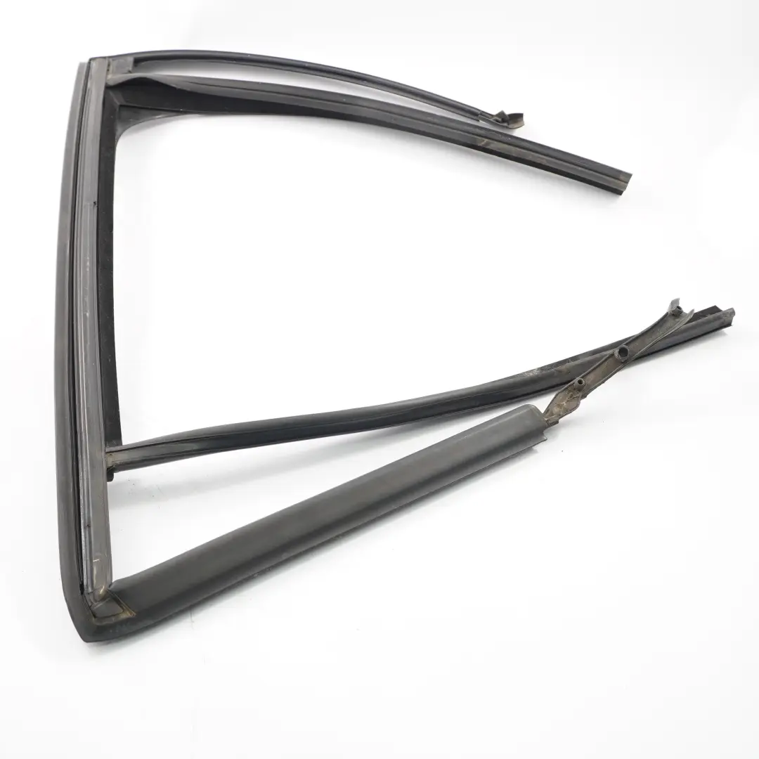 Ventana Guía Junta Junta Derecha Puerta Trasera Tira Goma para BMW X1 F48 con número de pieza 7362240 BMW X1 F48 Ventana Guía Junta Junta Derecha Puerta Trasera Tira Goma - SKU 7362240 - Número de pieza 7362240