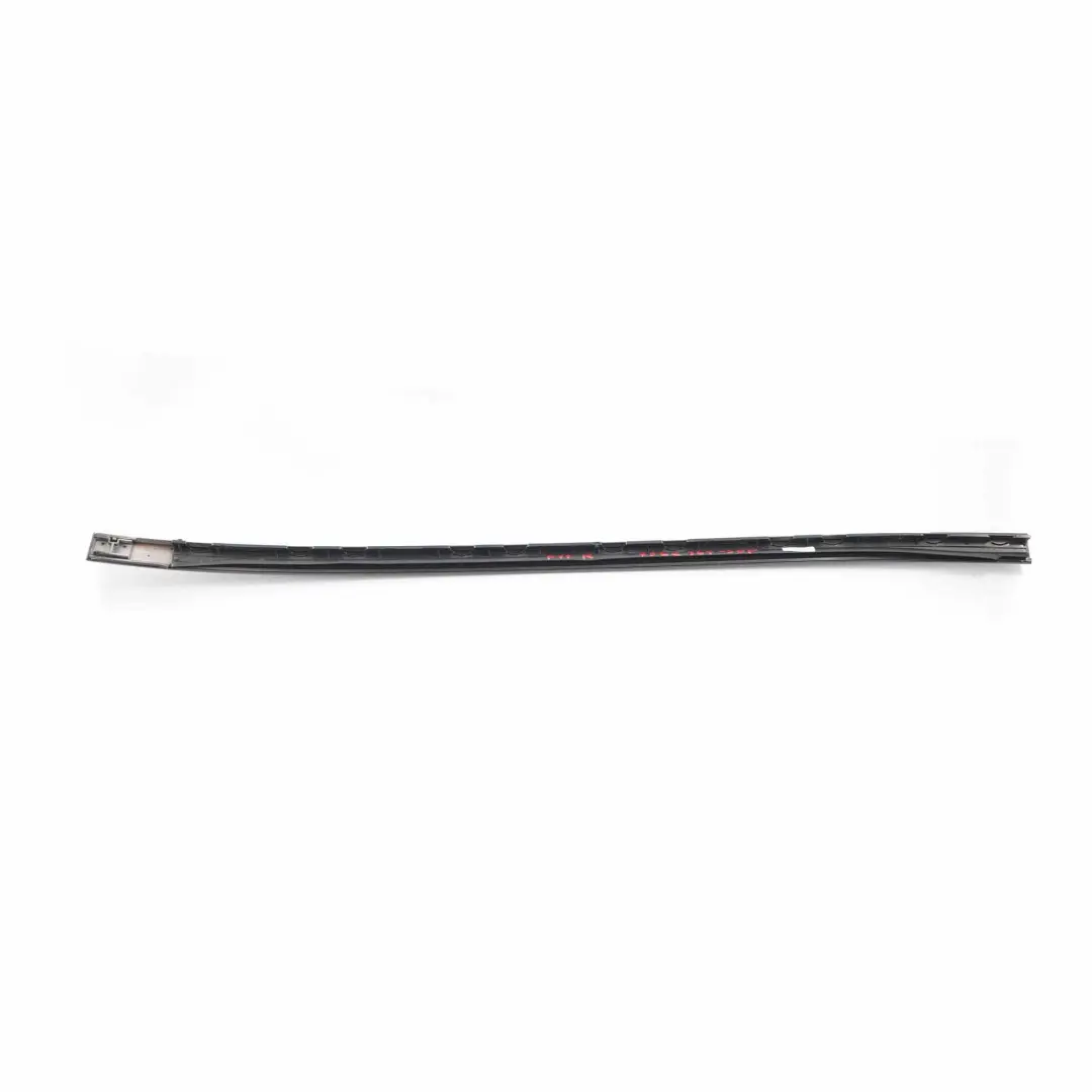 Striscia Parabrezza Destra Modanatura Primerizzata per BMW F11 Touring con numero di parte 7362464 BMW F11 Touring Striscia Parabrezza Destra Modanatura Primerizzata - SKU 7362464 - Numero di parte 7362464