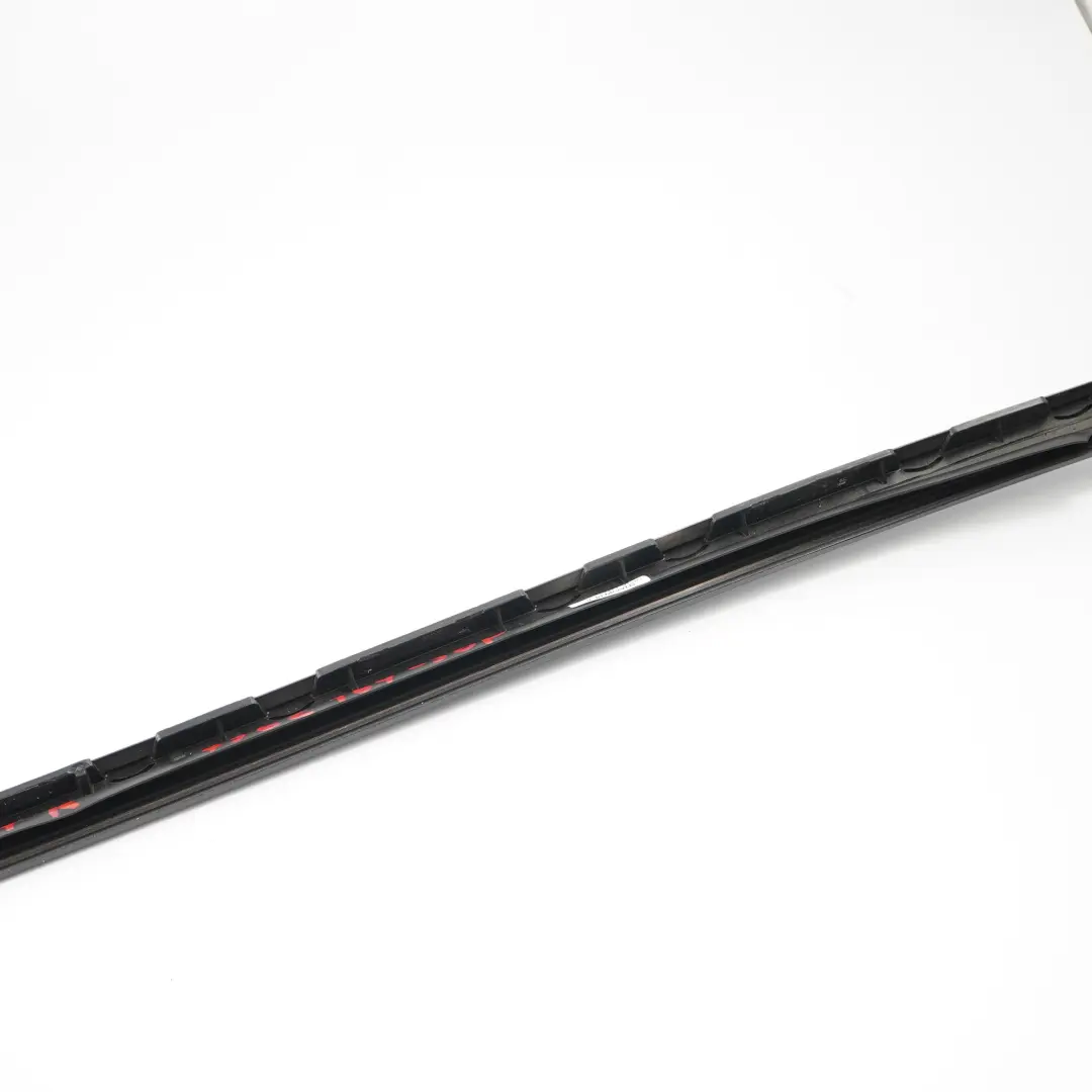 Listwa Przedniej Szyby Prawa do BMW F11 Touring o numerze 7362464 BMW F11 Touring Listwa Przedniej Szyby Prawa - SKU 7362464 - Numer Części 7362464