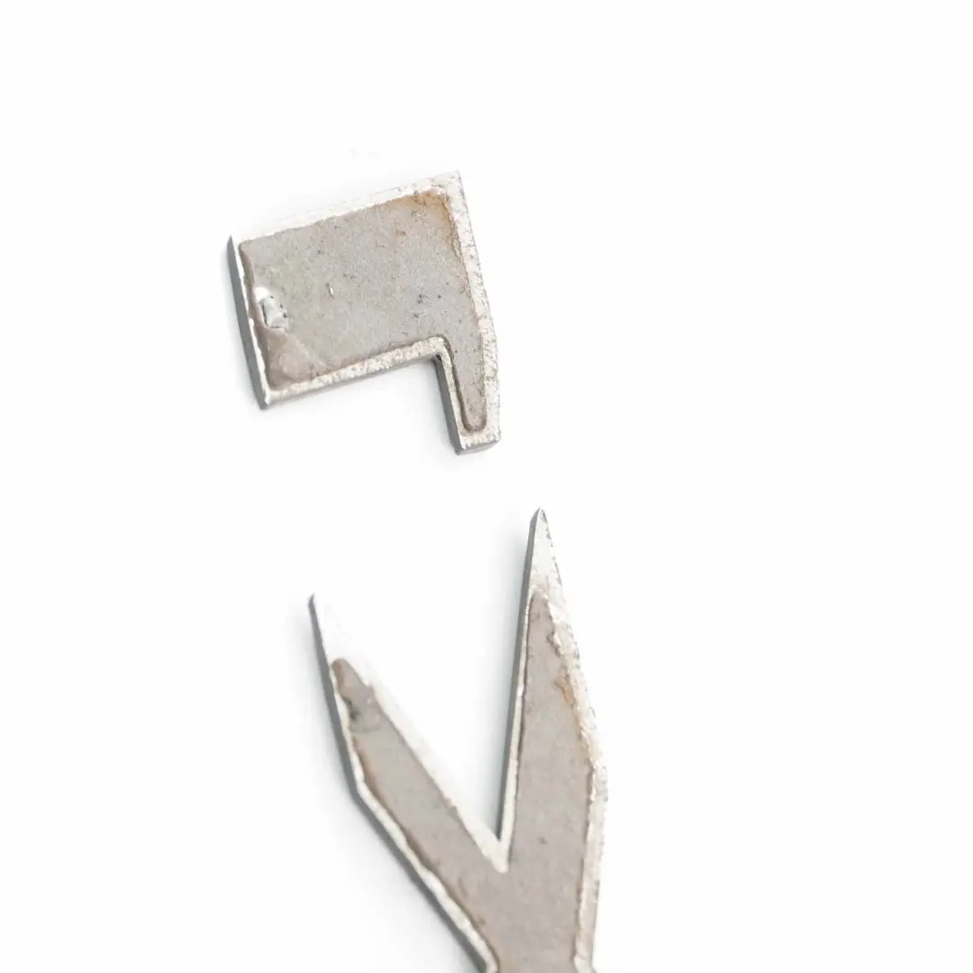 Lettrage Embleme Insigne Colle Arriere X1 pour BMW X1 E84 à propos du numéro de pièce 7362539 BMW X1 E84 Lettrage Embleme Insigne Colle Arriere X1 - SKU 7362539-1 - Numéro de pièce 7362539