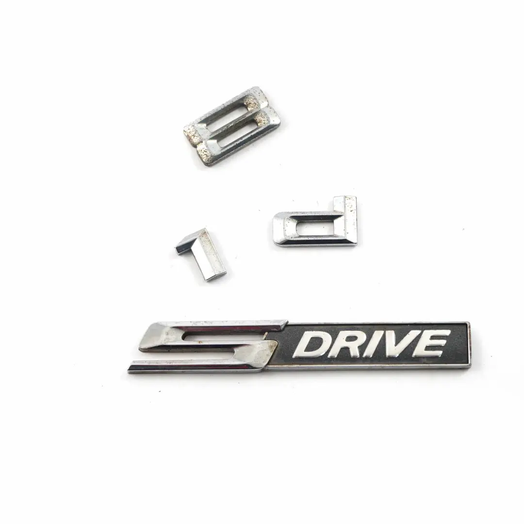 Emblema Badge Lettering SDrive 18d Logo Trim per BMW X1 E84 con numero di parte 7362541 BMW X1 E84 Emblema Badge Lettering SDrive 18d Logo Trim - SKU 7362541 - Numero di parte 7362541