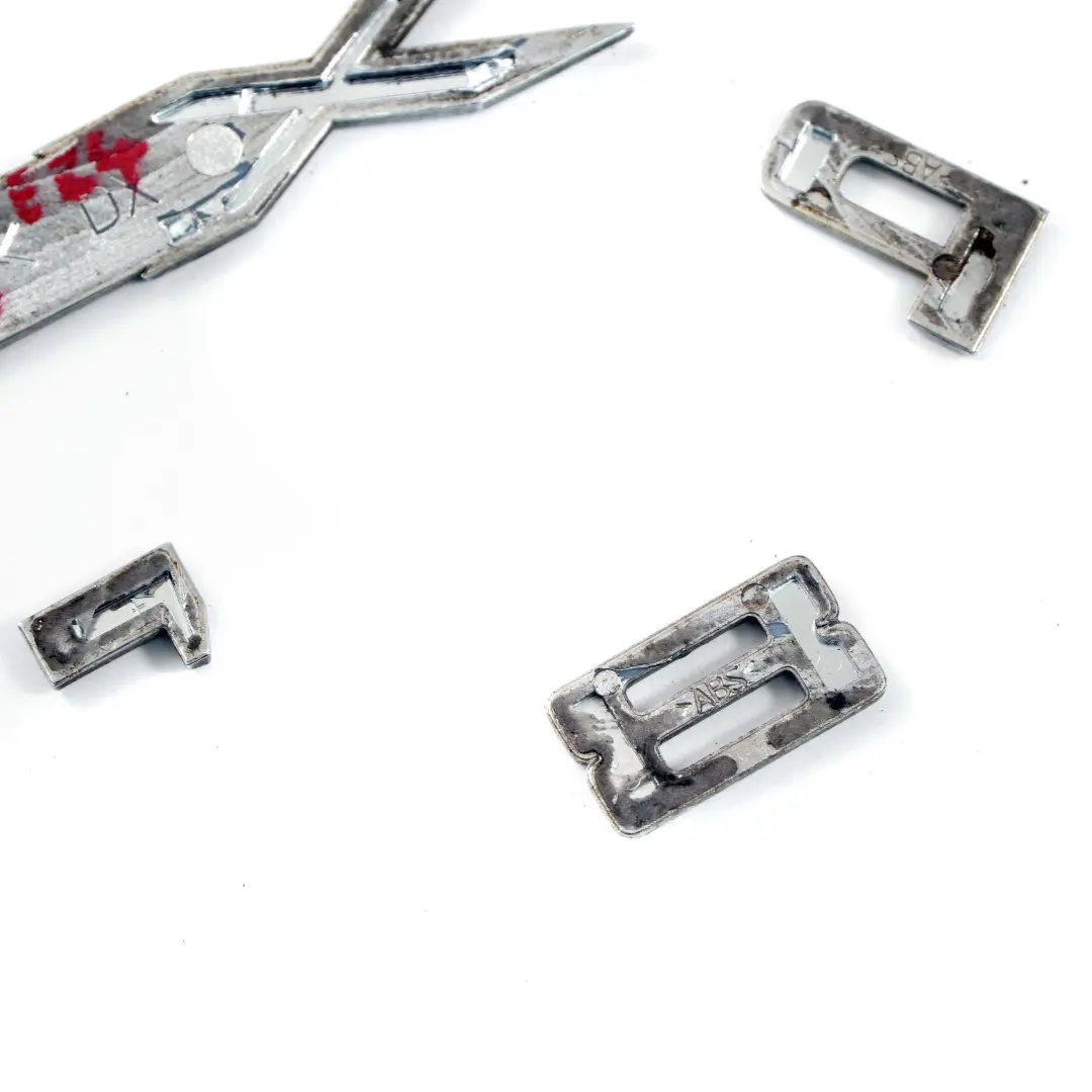 Napis emblemat logo X-DRIVE do BMW E84 X1 o numerze 7362545 BMW E84 X1 Napis emblemat logo X-DRIVE - SKU 7362545 - Numer Części 7362545