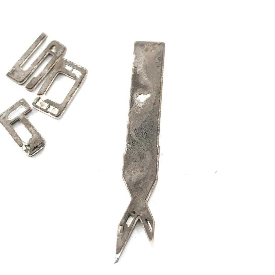 Napis X Drive 20d Logo Emblemat Znaczek do BMW X1 E84 X3 E83 F25 X4 F26 o numerze 7362673 BMW X1 E84 X3 E83 F25 X4 F26 Napis X Drive 20d Logo Emblemat Znaczek - SKU 7362673-1 - Numer Części 7362673