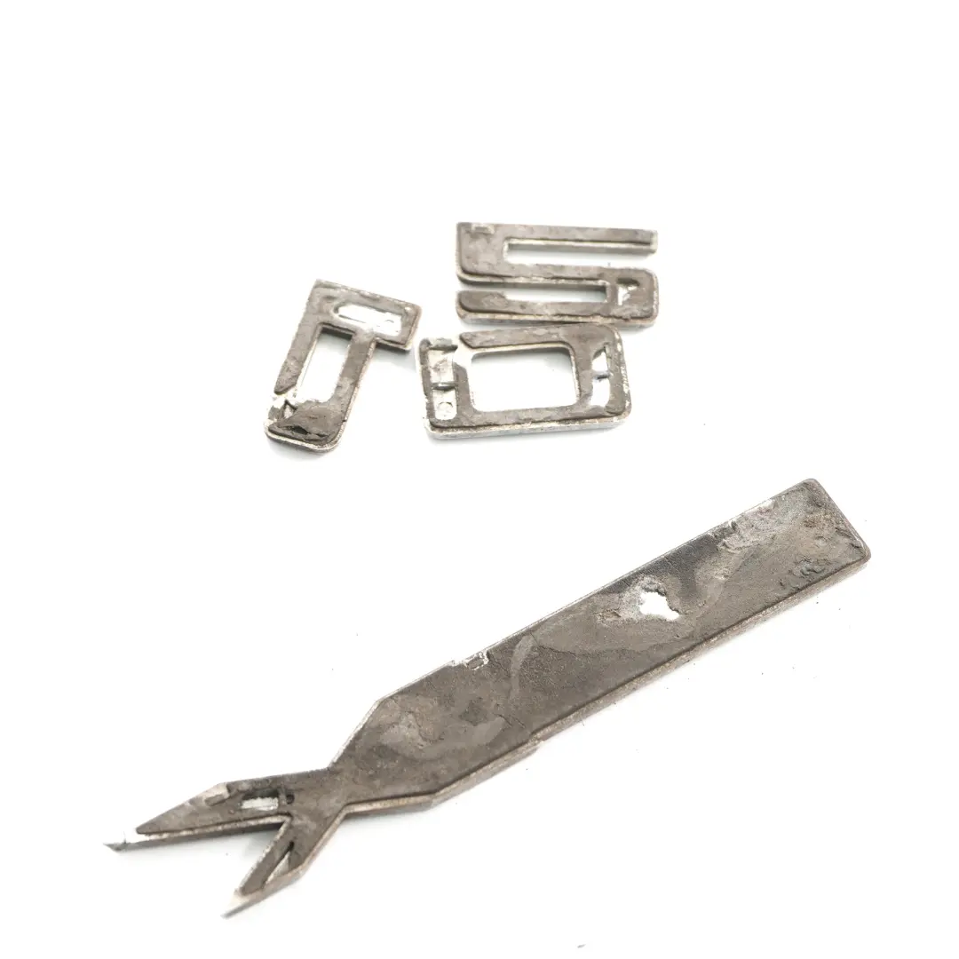 20dX 2.0d Lettering X Drive 20d Emblem Logo Trim to BMW X1 E84 X3 E83 F25 X4 F26 with Part number 7362673 BMW X1 E84 X3 E83 F25 X4 F26 20dX 2.0d Lettering X Drive 20d Emblem Logo Trim - SKU 7362673-1 - Part number 7362673