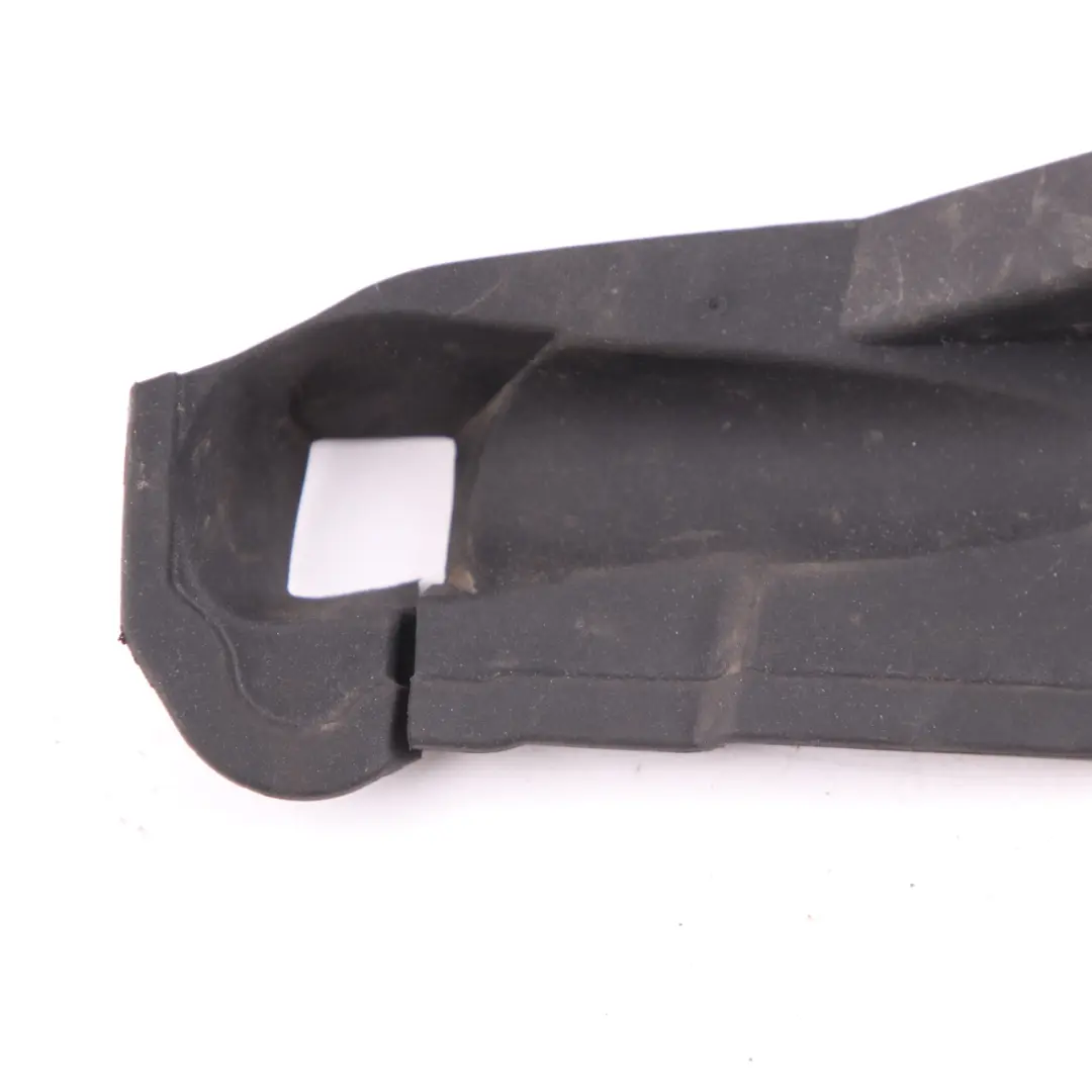 Cerniera porta superiore posteriore destra Piastra copertura per BMW i3 I01 con numero di parte 7362690 BMW i3 I01 Cerniera porta superiore posteriore destra Piastra copertura - SKU 7362690 - Numero di parte 7362690