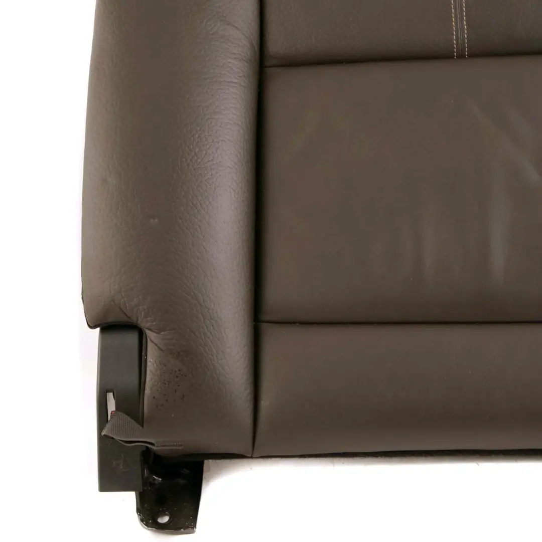 Respaldo asiento trasero derecho Cubierta panel cuero Dalbergia Marrón para BMW i3 con número de pieza 7362920 BMW i3 Respaldo asiento trasero derecho Cubierta panel cuero Dalbergia Marrón - SKU 7362920 - Número de pieza 7362920