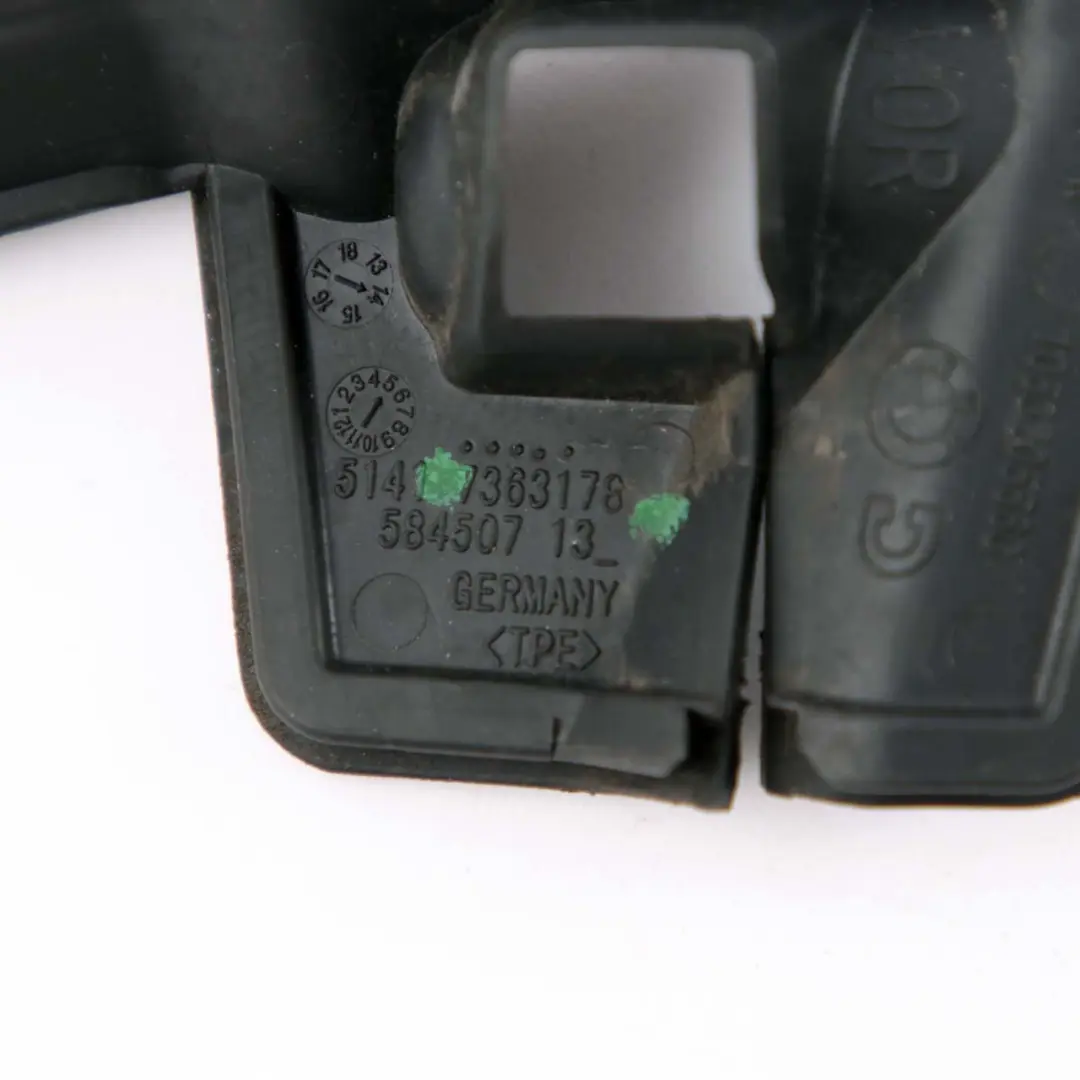 Guarnizione Porta Cerniera Coperchio Freno Anteriore Destro Gomma per BMW i3 I01 con numero di parte 7363178 BMW i3 I01 Guarnizione Porta Cerniera Coperchio Freno Anteriore Destro Gomma - SKU 7363178 - Numero di parte 7363178