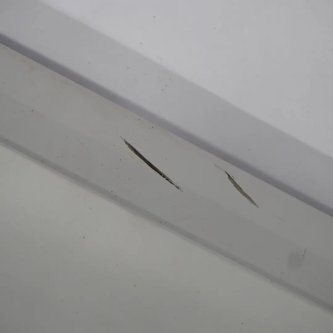 Próg Nakładka Listwa Progowa Mineralweiss Mineral White - A96 do BMW F32 F33 o numerze 7363395 BMW F32 F33 Próg Nakładka Listwa Progowa Mineralweiss Mineral White - A96 - SKU 7363395-MW - Numer Części 7363395