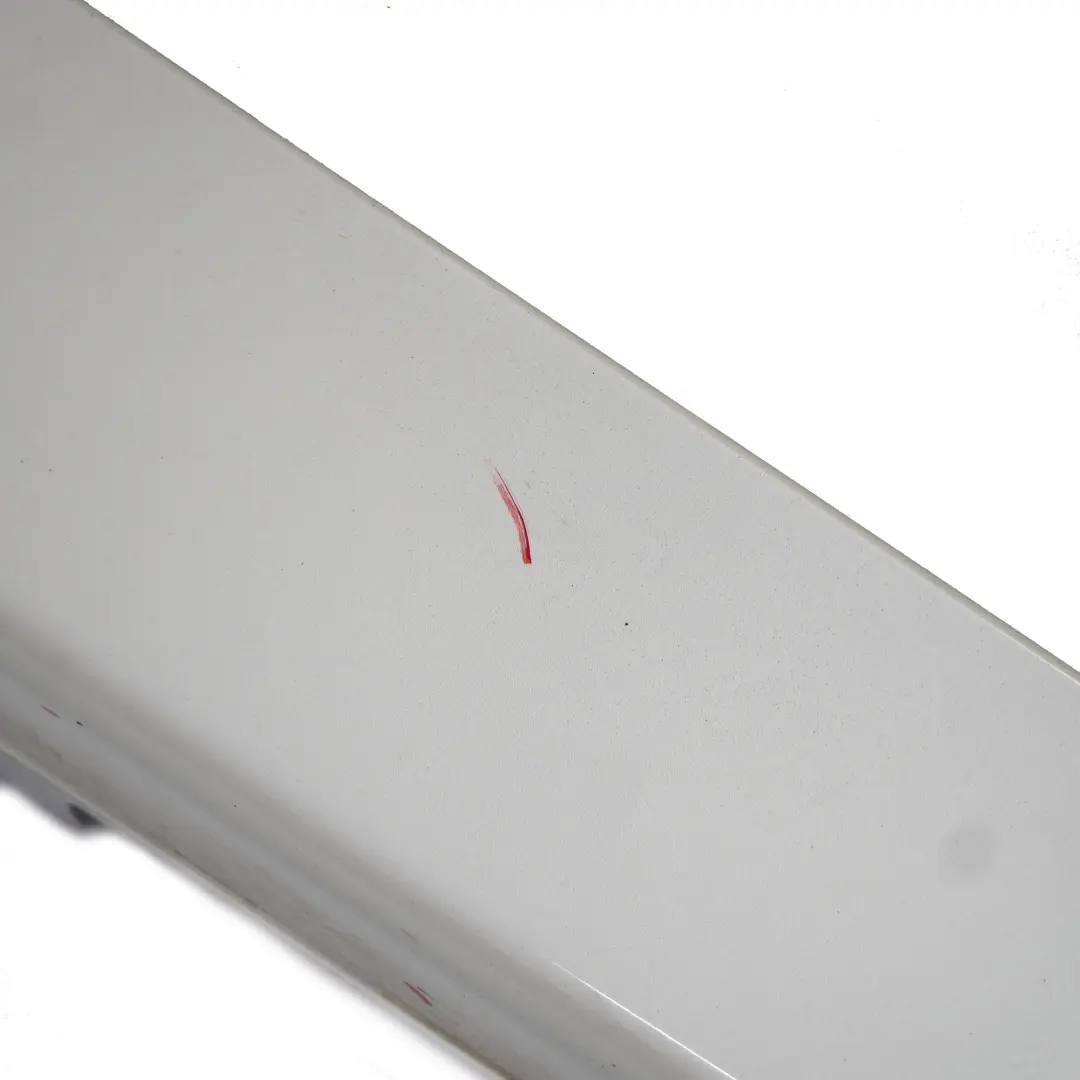 Striscia davanzale laterale destra Mineralweiss Mineral White - A96 per BMW F32 F33 con numero di parte 7363396 BMW F32 F33 Striscia davanzale laterale destra Mineralweiss Mineral White - A96 - SKU 7363396-MW - Numero di parte 7363396