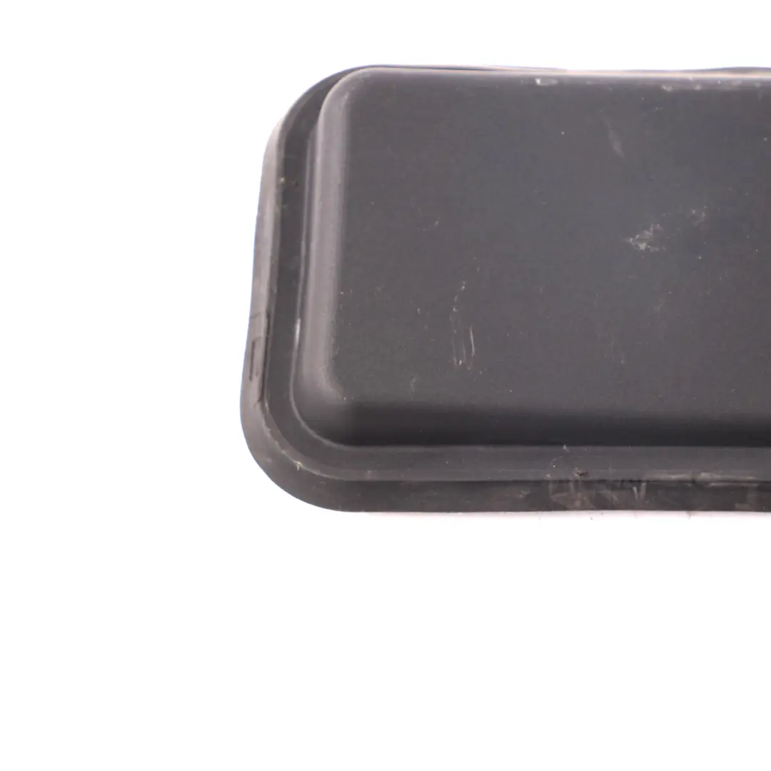 Osłona Zaślepka Serwisowa Lampy Tylnej Tył Lewa do Mini Clubman F54 o numerze 7363849 Mini Clubman F54 Osłona Zaślepka Serwisowa Lampy Tylnej Tył Lewa - SKU 7363849 - Numer Części 7363849