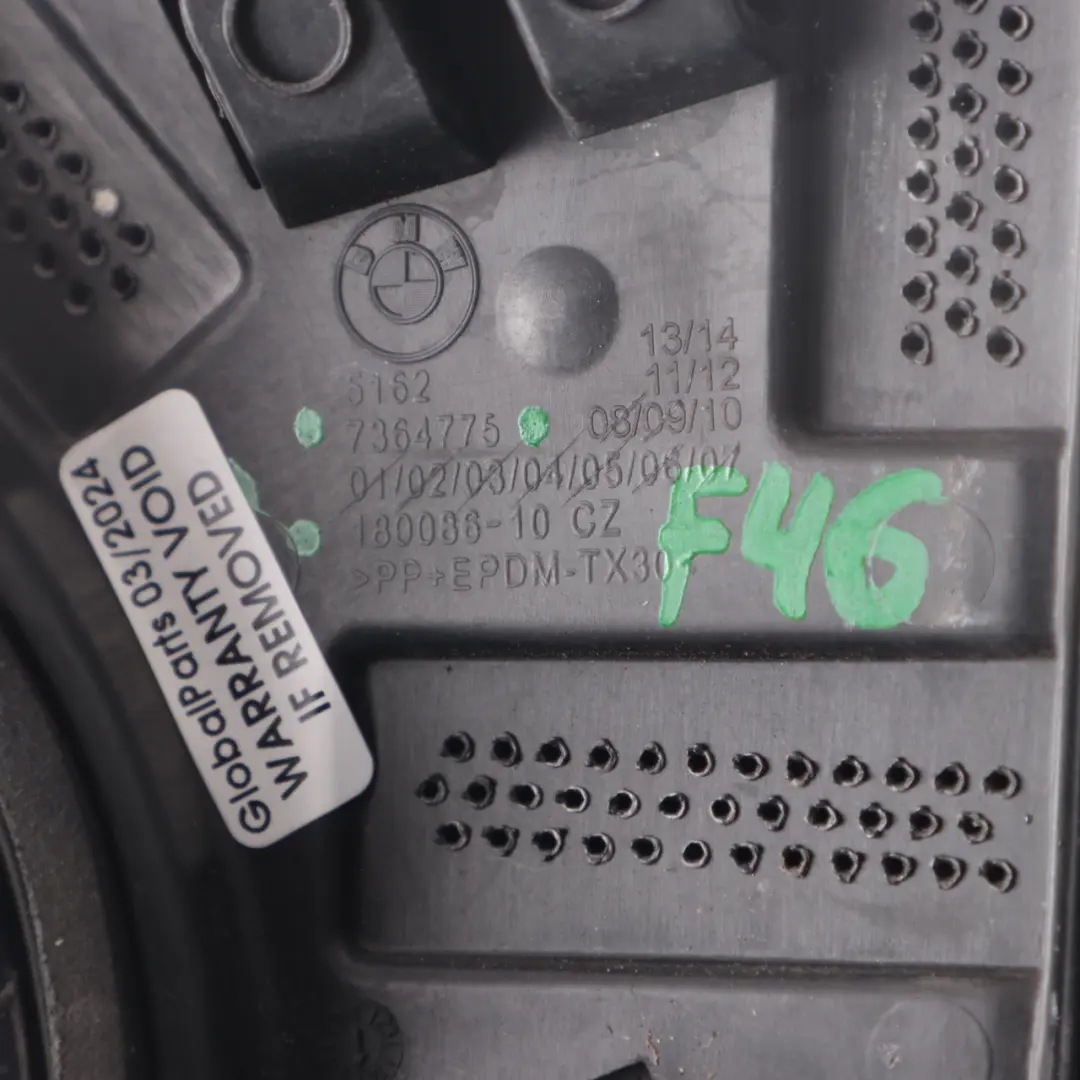 Embellecedor lateral del maletero Cubierta trasera izquierda para BMW F46 con número de pieza 7364775 BMW F46 Embellecedor lateral del maletero Cubierta trasera izquierda - SKU 7364775 - Número de pieza 7364775