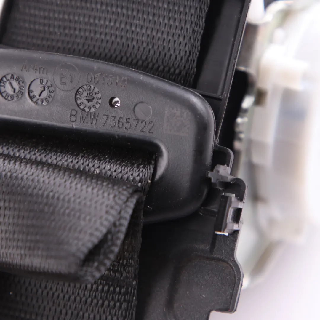 Ceinture sécurité supérieure arrière droite noire pour Mini Cooper F57 à propos du numéro de pièce 7365722 Mini Cooper F57 Ceinture sécurité supérieure arrière droite noire - SKU 7365722 - Numéro de pièce 7365722