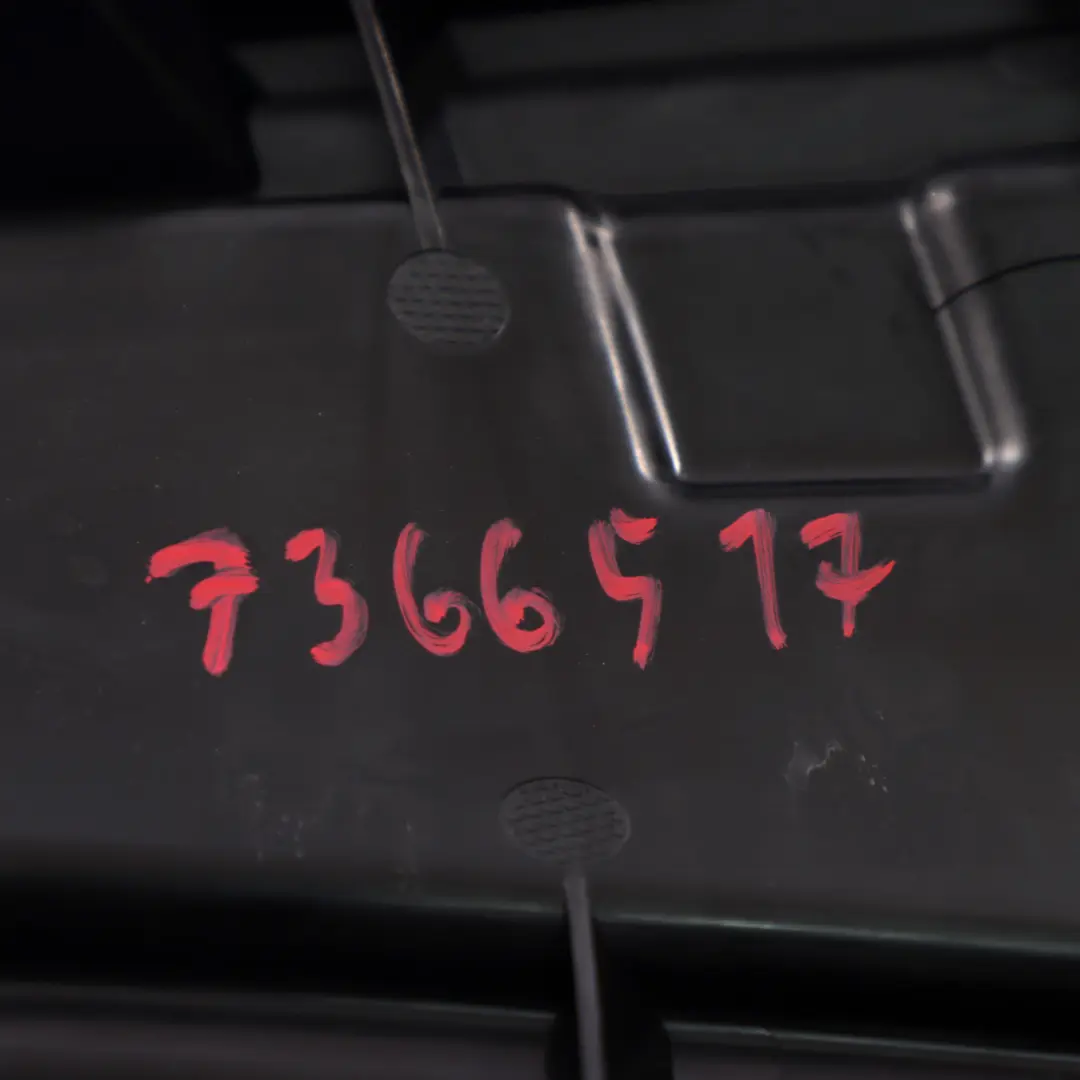 Couvre siège arrière Finition latérale Banquette gauche Cuir pour BMW X4 F26 à propos du numéro de pièce 7366517 BMW X4 F26 Couvre siège arrière Finition latérale Banquette gauche Cuir - SKU 7366517 - Numéro de pièce 7366517