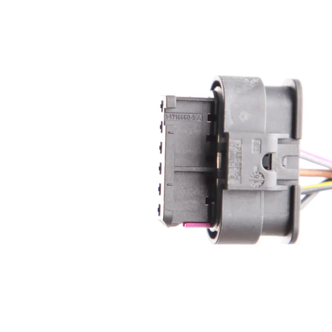 Plug Socket BMW F30 F80 M3 LCI Rear Light Side Panel Left N/S 1-2141397-1 - SKU 7369117-3 - Part number 7369117