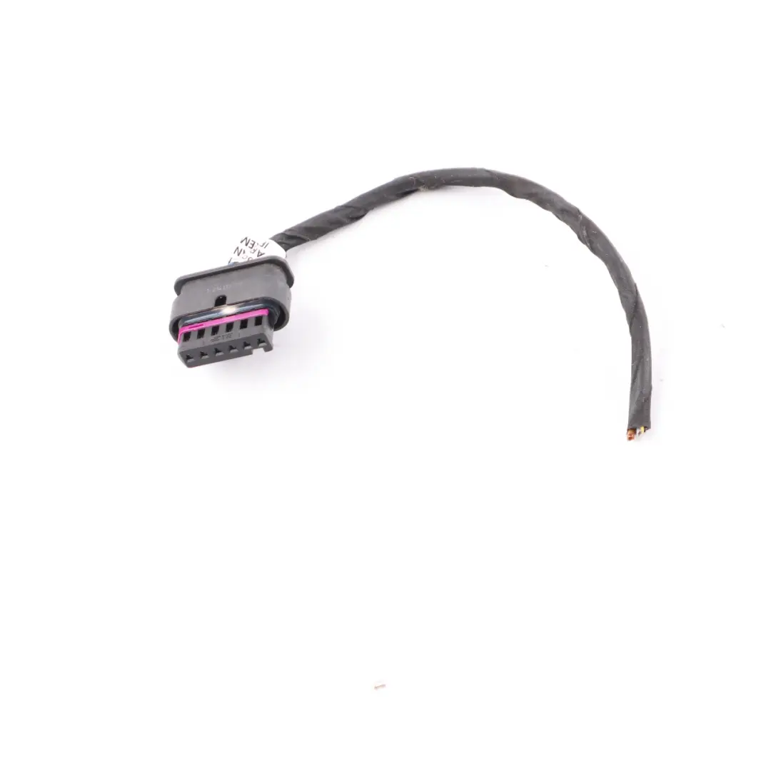 Fanale posteriore laterale destro Plug Wiring 1-2141397-1 per BMW F30 F80 M3 LCI con numero di parte 7369118 BMW F30 F80 M3 LCI Fanale posteriore laterale destro Plug Wiring 1-2141397-1 - SKU 7369118-1 - Numero di parte 7369118