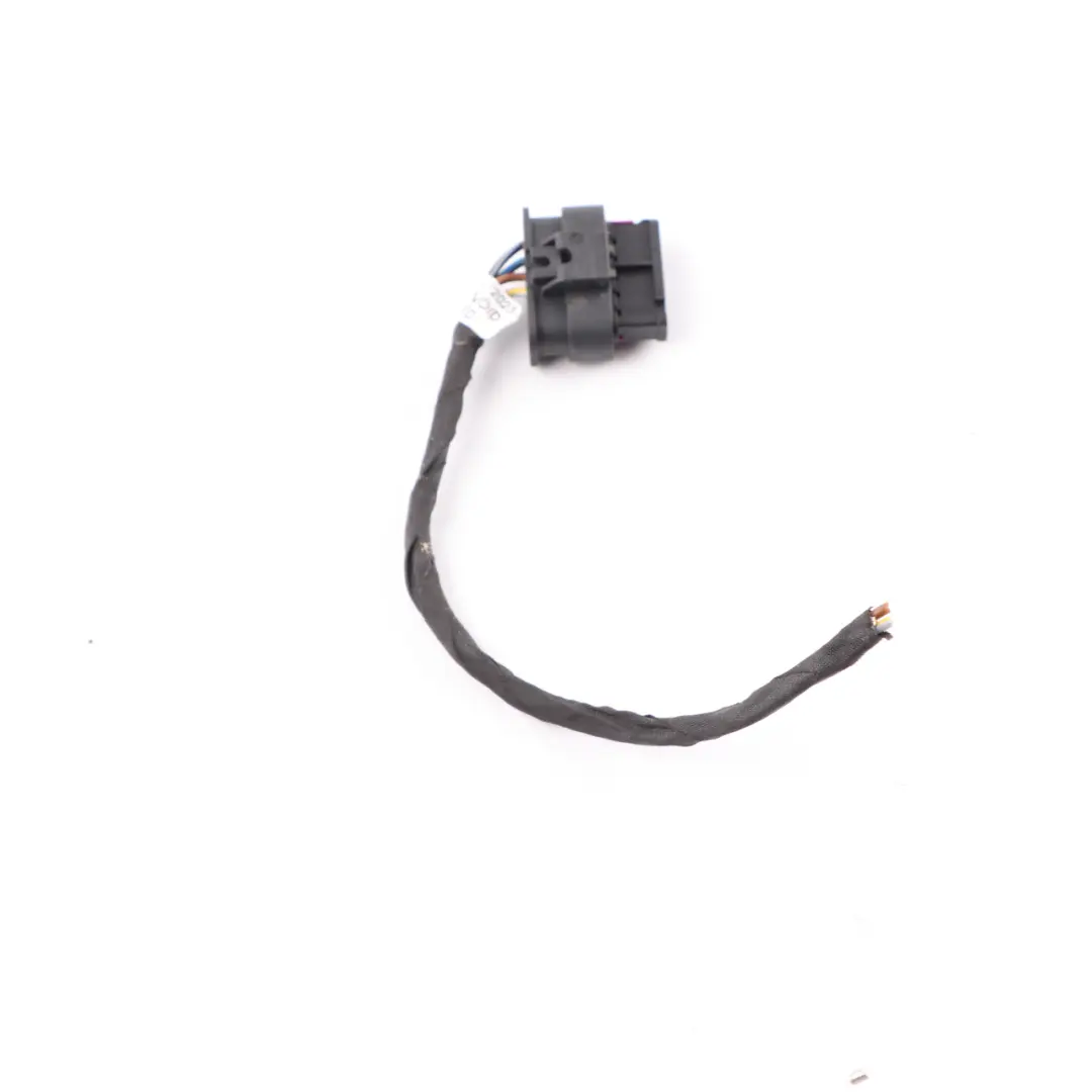 Fanale posteriore laterale destro Plug Wiring 1-2141397-1 per BMW F30 F80 M3 LCI con numero di parte 7369118 BMW F30 F80 M3 LCI Fanale posteriore laterale destro Plug Wiring 1-2141397-1 - SKU 7369118-1 - Numero di parte 7369118
