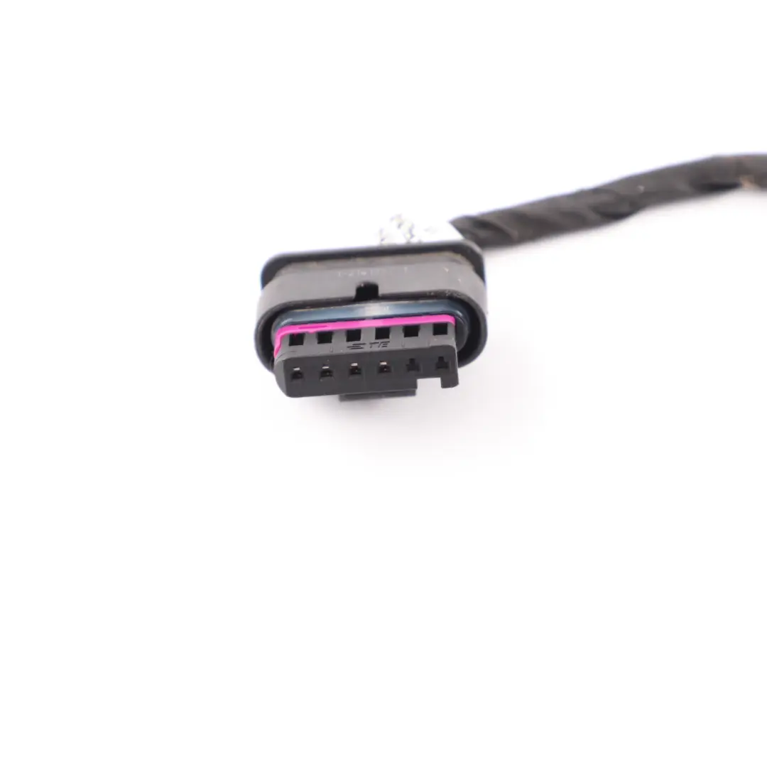 Fanale posteriore laterale destro Plug Wiring 1-2141397-1 per BMW F30 F80 M3 LCI con numero di parte 7369118 BMW F30 F80 M3 LCI Fanale posteriore laterale destro Plug Wiring 1-2141397-1 - SKU 7369118-1 - Numero di parte 7369118