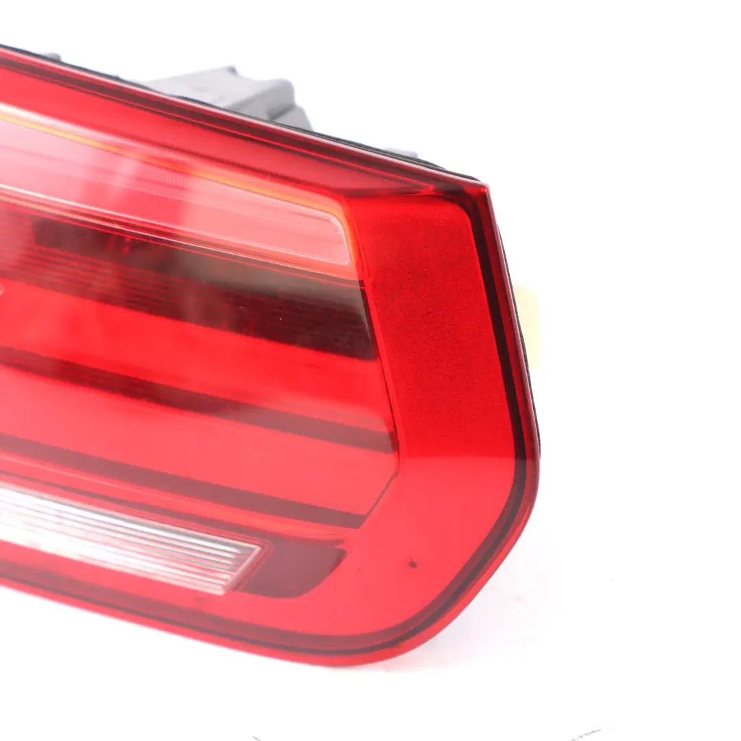Lampa Pokrywy Bagażnika Tylna Lewa do BMW F30 F31 F80 LCI o numerze 7369119 BMW F30 F31 F80 LCI Lampa Pokrywy Bagażnika Tylna Lewa - SKU 7369119-3 - Numer Części 7369119