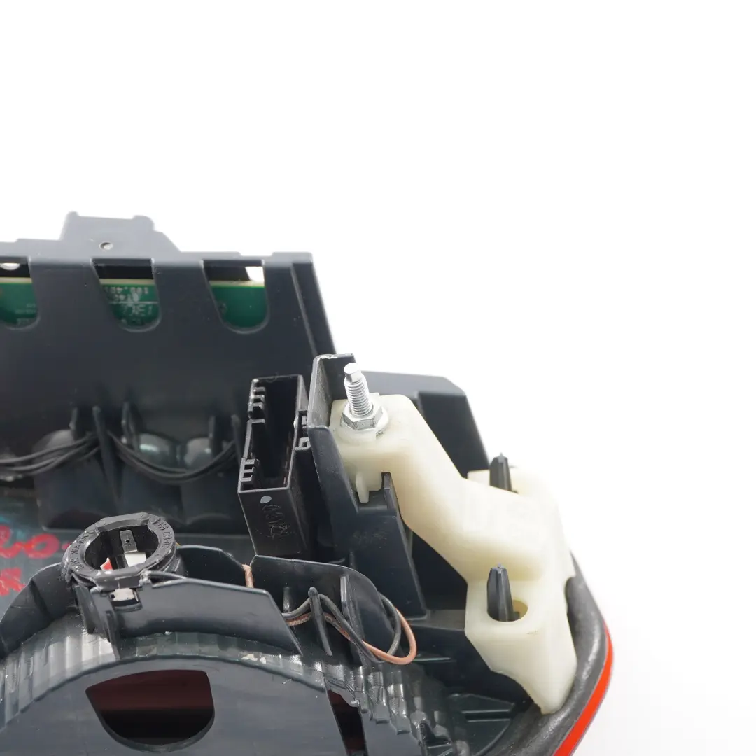 Lampe Arrière BMW F30 F31 LCI Lumière Droite Couvercle Coffre Porte pour à propos du numéro de pièce 7369120 Lampe Arrière BMW F30 F31 LCI Lumière Droite Couvercle Coffre Porte - SKU 7369120-4 - Numéro de pièce 7369120