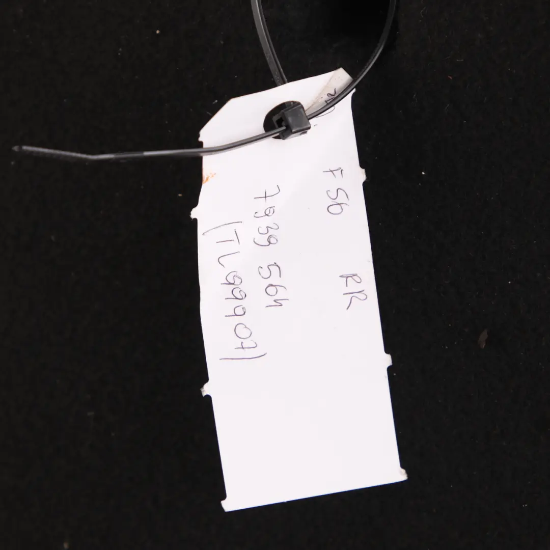 Schienale del sedile posteriore destro in pelle nera diamantata per Mini F56 con numero di parte 7369130 Mini F56 Schienale del sedile posteriore destro in pelle nera diamantata - SKU 7369130 - Numero di parte 7369130