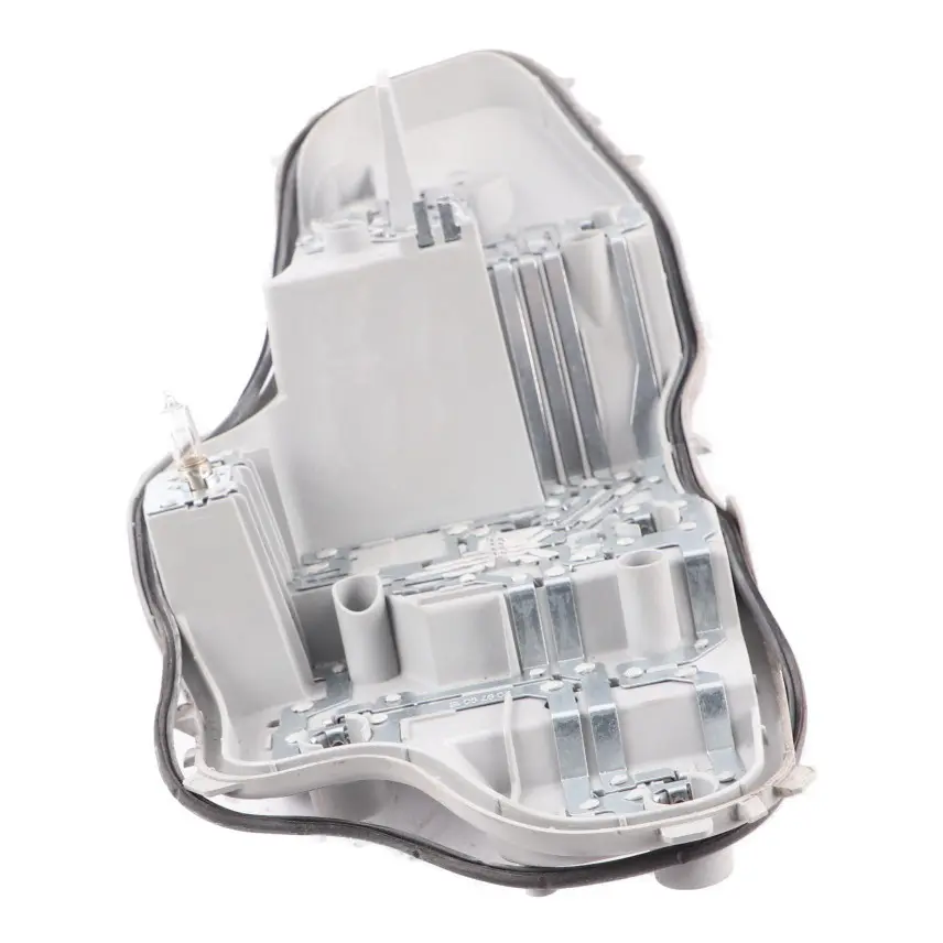 Portabombillas Panel Lateral Luz Trasera Izquierdo para BMW F22 F87 con número de pieza 7370291 BMW F22 F87 Portabombillas Panel Lateral Luz Trasera Izquierdo - SKU 7370291 - Número de pieza 7370291