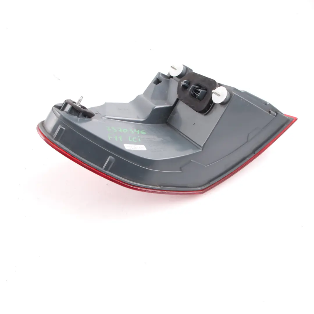 Feu Arrière Dans Le Panneau Latéral Droit pour BMW F11 Touring à propos du numéro de pièce 7370346 BMW F11 Touring Feu Arrière Dans Le Panneau Latéral Droit - SKU 7370346 - Numéro de pièce 7370346