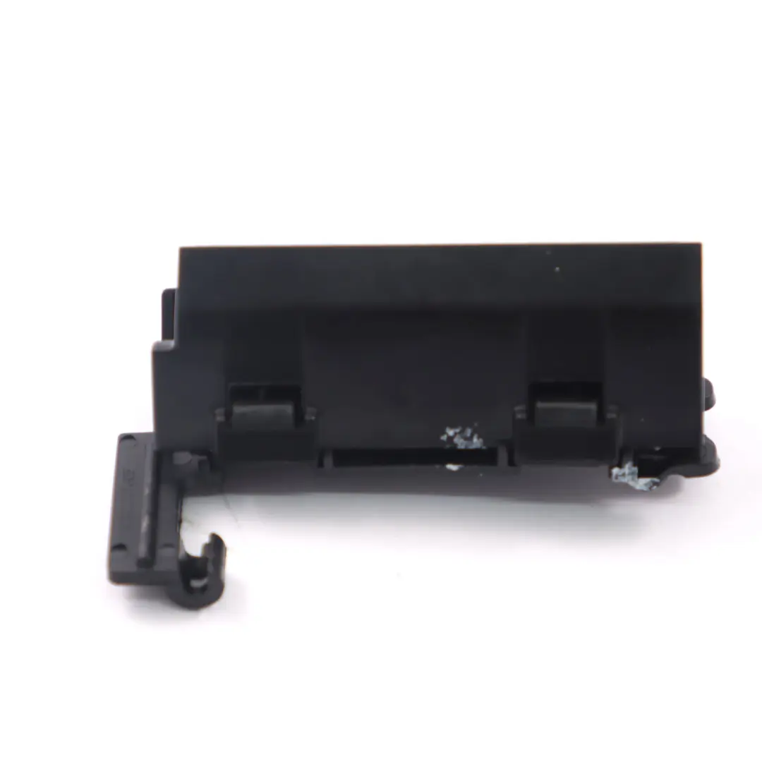 Lampka Fotela Przedniego Przstrzeni Na Nogi Uchwyt do BMW F40 F46 F48 o numerze 7371125 BMW F40 F46 F48 Lampka Fotela Przedniego Przstrzeni Na Nogi Uchwyt - SKU 7371125 - Numer Części 7371125