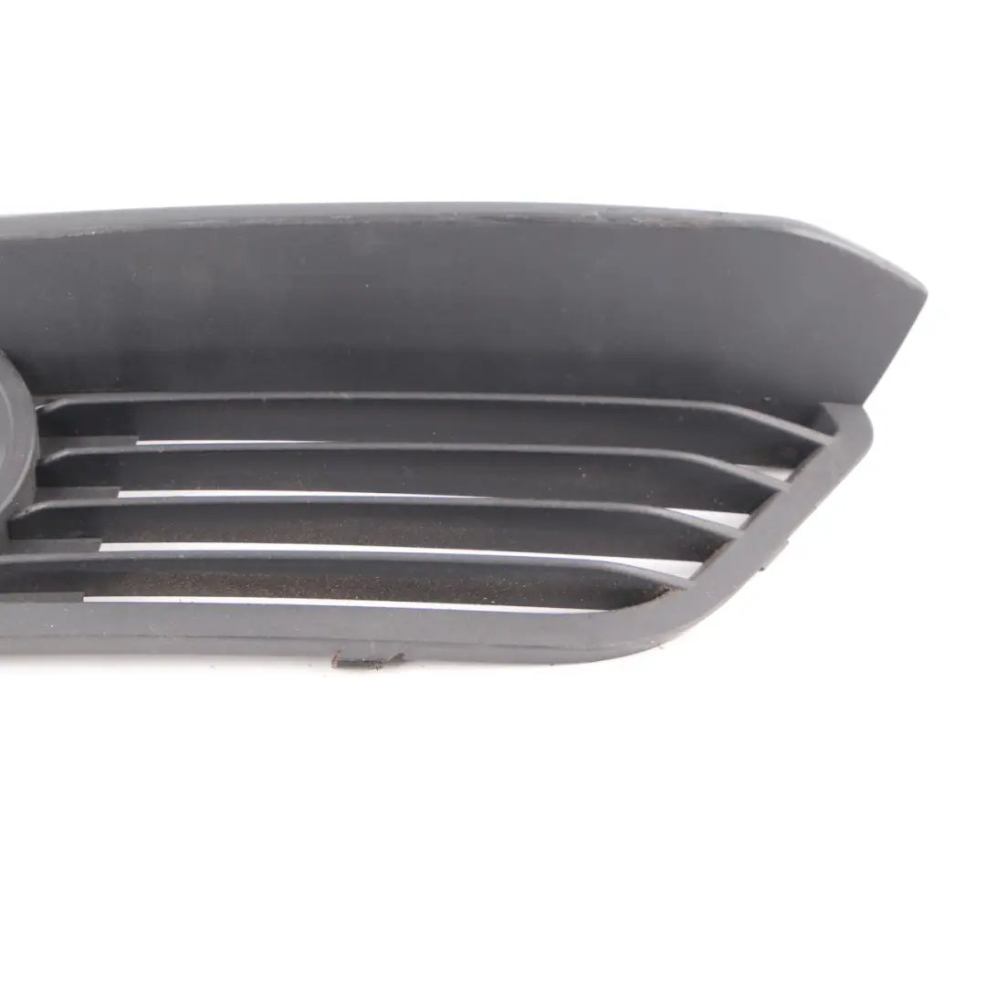 Antiniebla Cubierta Parachoques Delantero Rejilla Derecha para BMW F20 LCI con número de pieza 7371670 BMW F20 LCI Antiniebla Cubierta Parachoques Delantero Rejilla Derecha - SKU 7371670 - Número de pieza 7371670