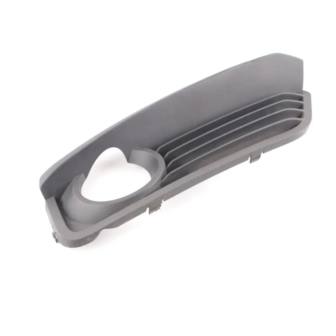 Grille Protection Pare Chocs Avant Droit Antibrouillard pour BMW F20 F21 LCI à propos du numéro de pièce 7371670 BMW F20 F21 LCI Grille Protection Pare Chocs Avant Droit Antibrouillard - SKU 7371670 - Numéro de pièce 7371670