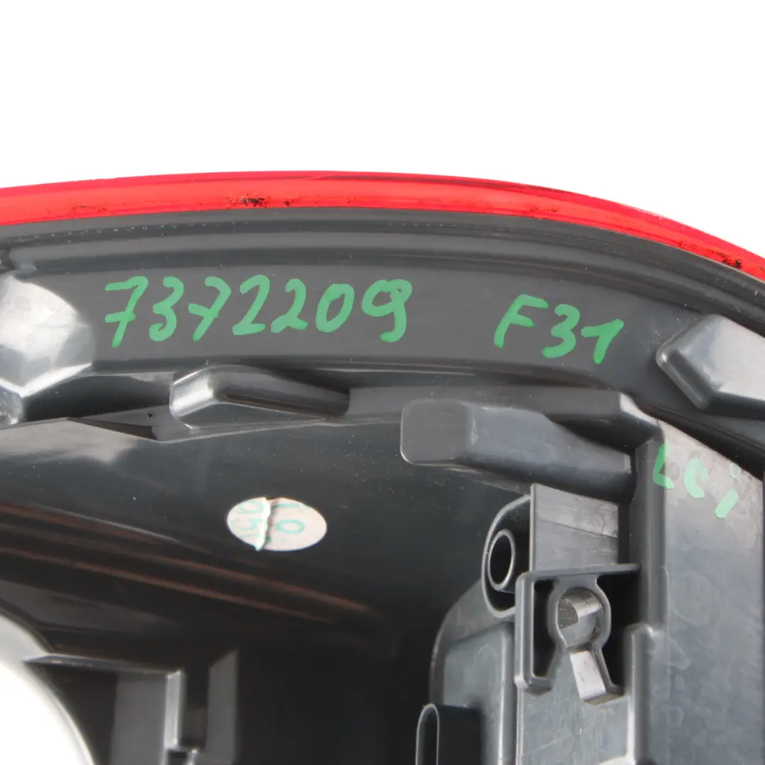 BMW F31 LCI Feu Arrière Éclairage Dans Le Panneau Latéral Gauche - SKU 7372209 - Numéro de pièce 7372209