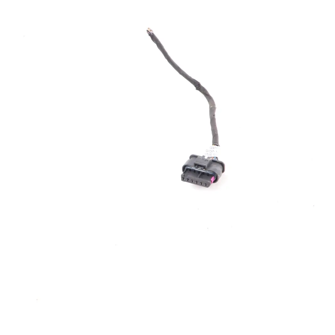 Fanale Posteriore Pannelo Laterale Destro Presa Corrente 1-2141397-1 BMW F31 LCI - SKU 7372210-3 - Numero di parte 7372210