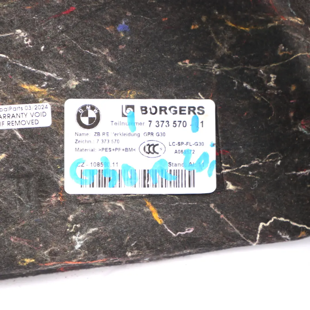 Boczek Tapicerka Bagażnika Prawy Tył do BMW G30 o numerze 7373570 BMW G30 Boczek Tapicerka Bagażnika Prawy Tył - SKU 7373570 - Numer Części 7373570