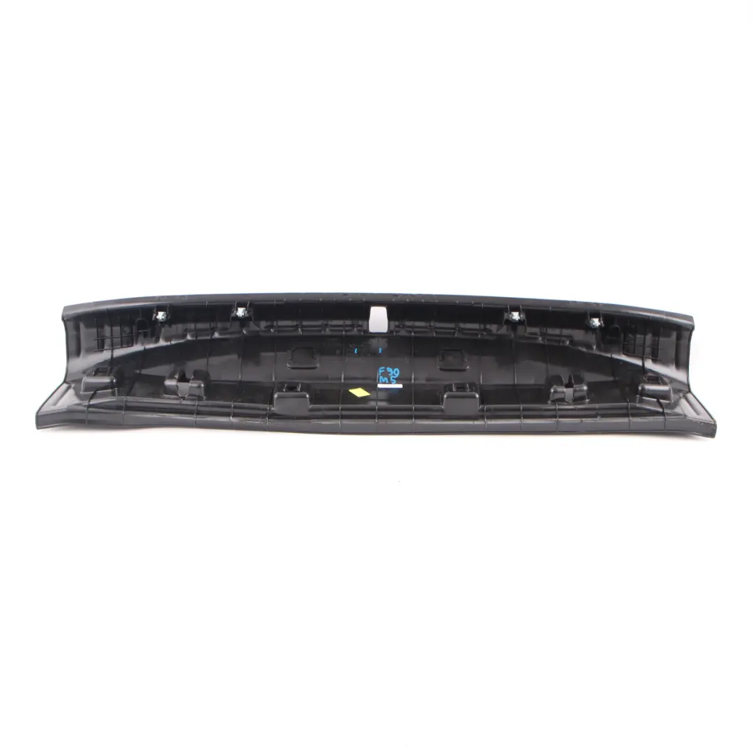 Coperchio soglia Bordo bagagliaio Rivestimenti posteriori per BMW G30 con numero di parte 7373574 BMW G30 Coperchio soglia Bordo bagagliaio Rivestimenti posteriori - SKU 7373574 - Numero di parte 7373574