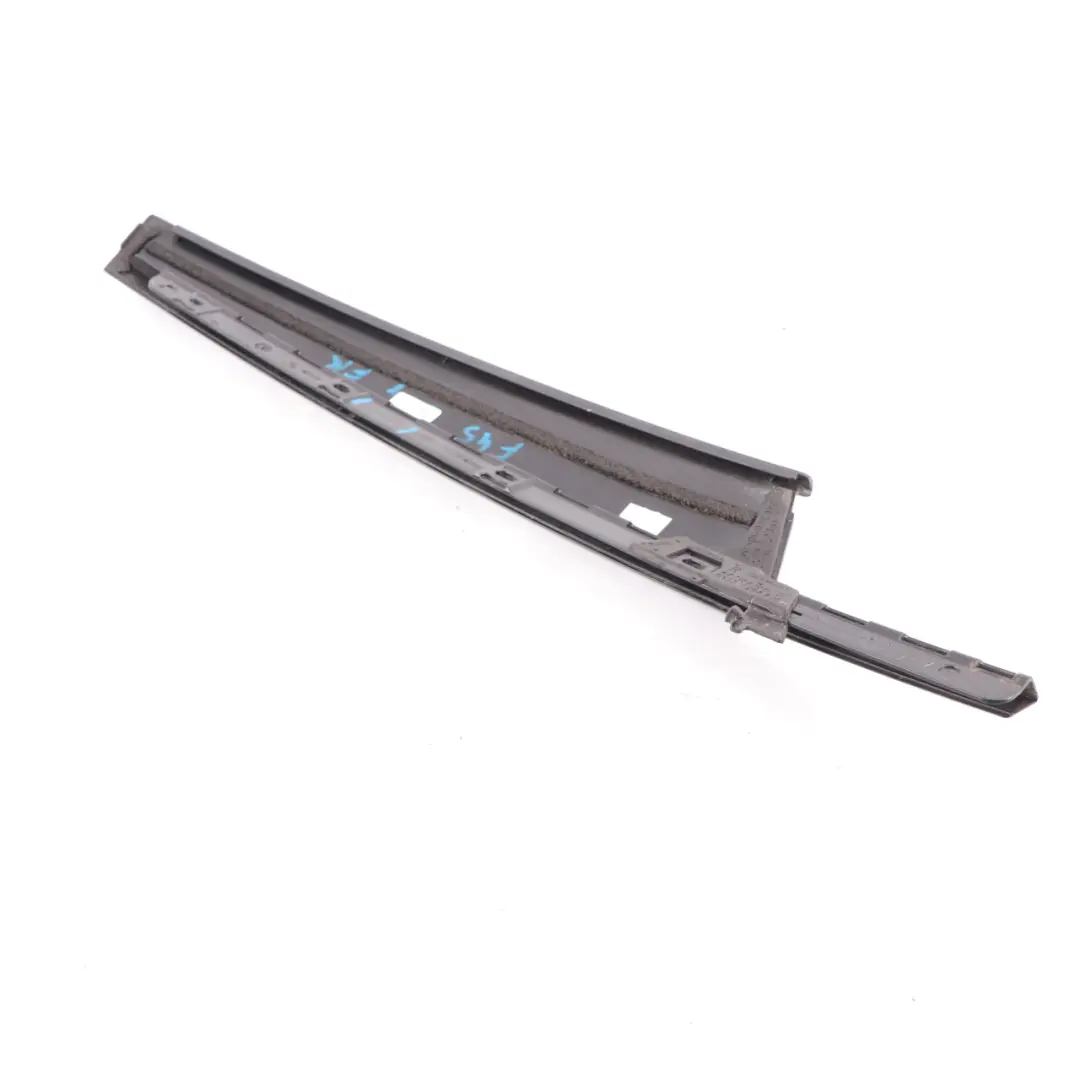 Columna Delantera B Pilar Puerta Derecha Acabado Alto Brillo para BMW F45 con número de pieza 7373922 BMW F45 Columna Delantera B Pilar Puerta Derecha Acabado Alto Brillo - SKU 7373922 - Número de pieza 7373922