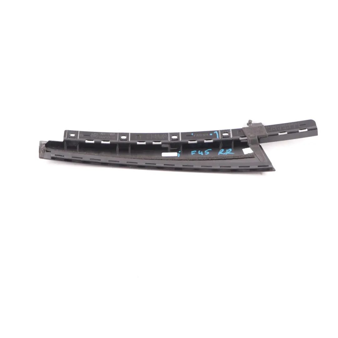 Copertura Colonna B Porta Posteriore Destra Finitura Alta Lucentezza per BMW F45 con numero di parte 7373924 BMW F45 Copertura Colonna B Porta Posteriore Destra Finitura Alta Lucentezza - SKU 7373924-1 - Numero di parte 7373924