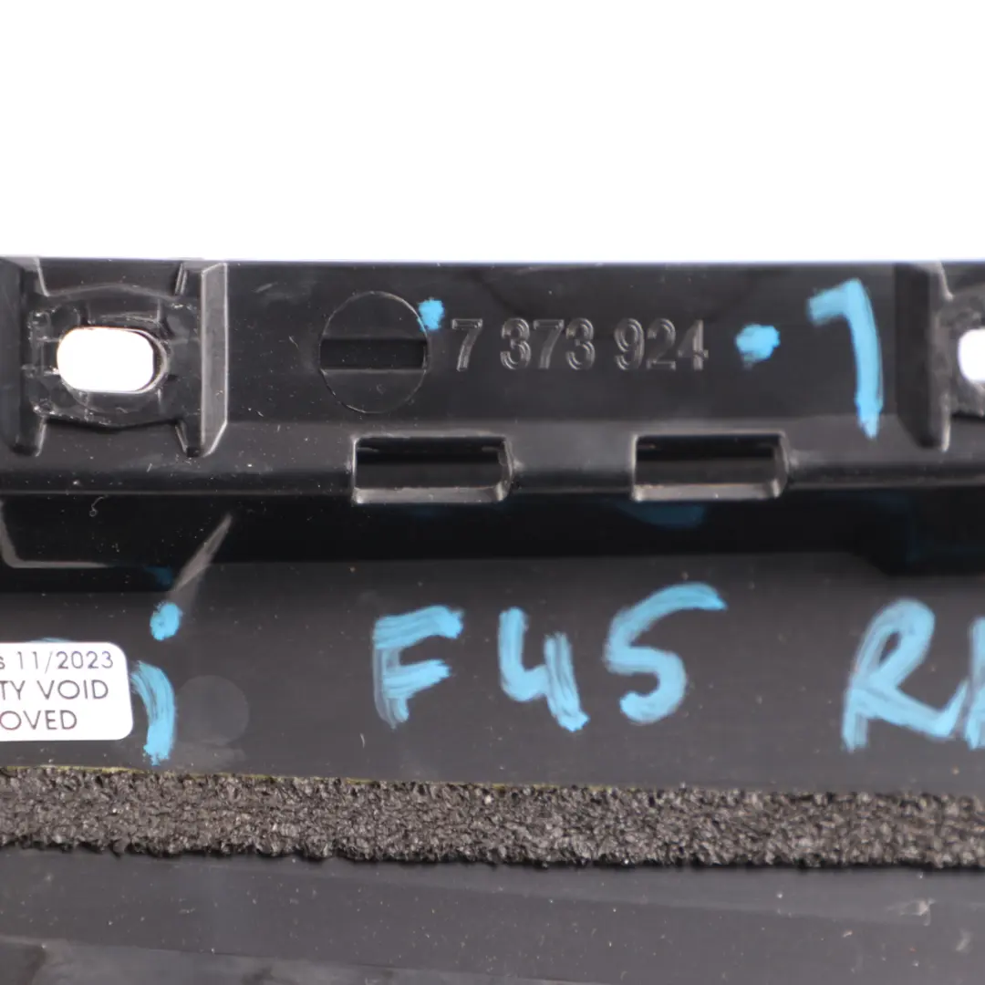 Couvercle Colonne B Porte Arrière Droite Finition Brillante pour BMW F45 à propos du numéro de pièce 7373924 BMW F45 Couvercle Colonne B Porte Arrière Droite Finition Brillante - SKU 7373924-1 - Numéro de pièce 7373924