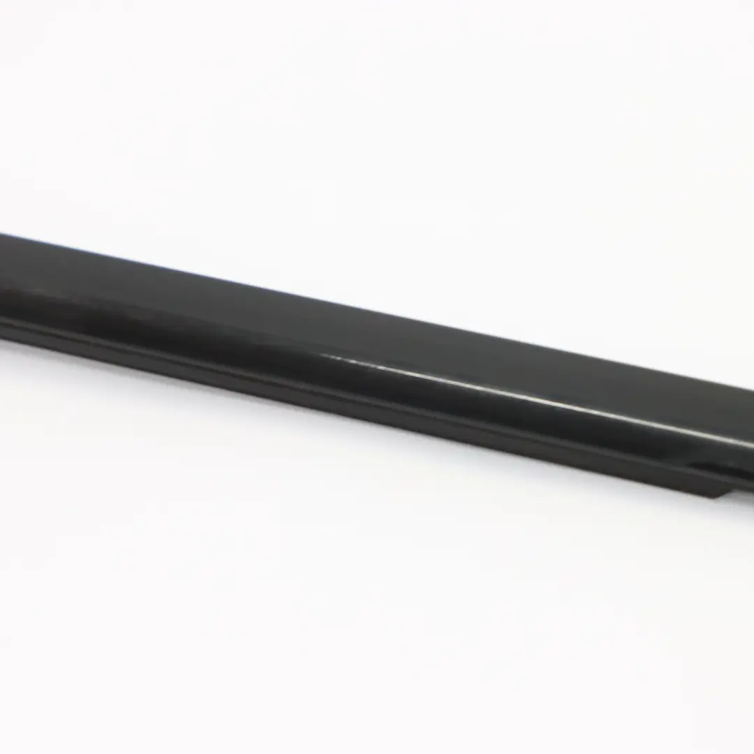 BMW F46 Canal Cubre Ventana Tira Puerta Delantera Izquierda Negro Alto - SKU 7375171 - Número de pieza 7375171
