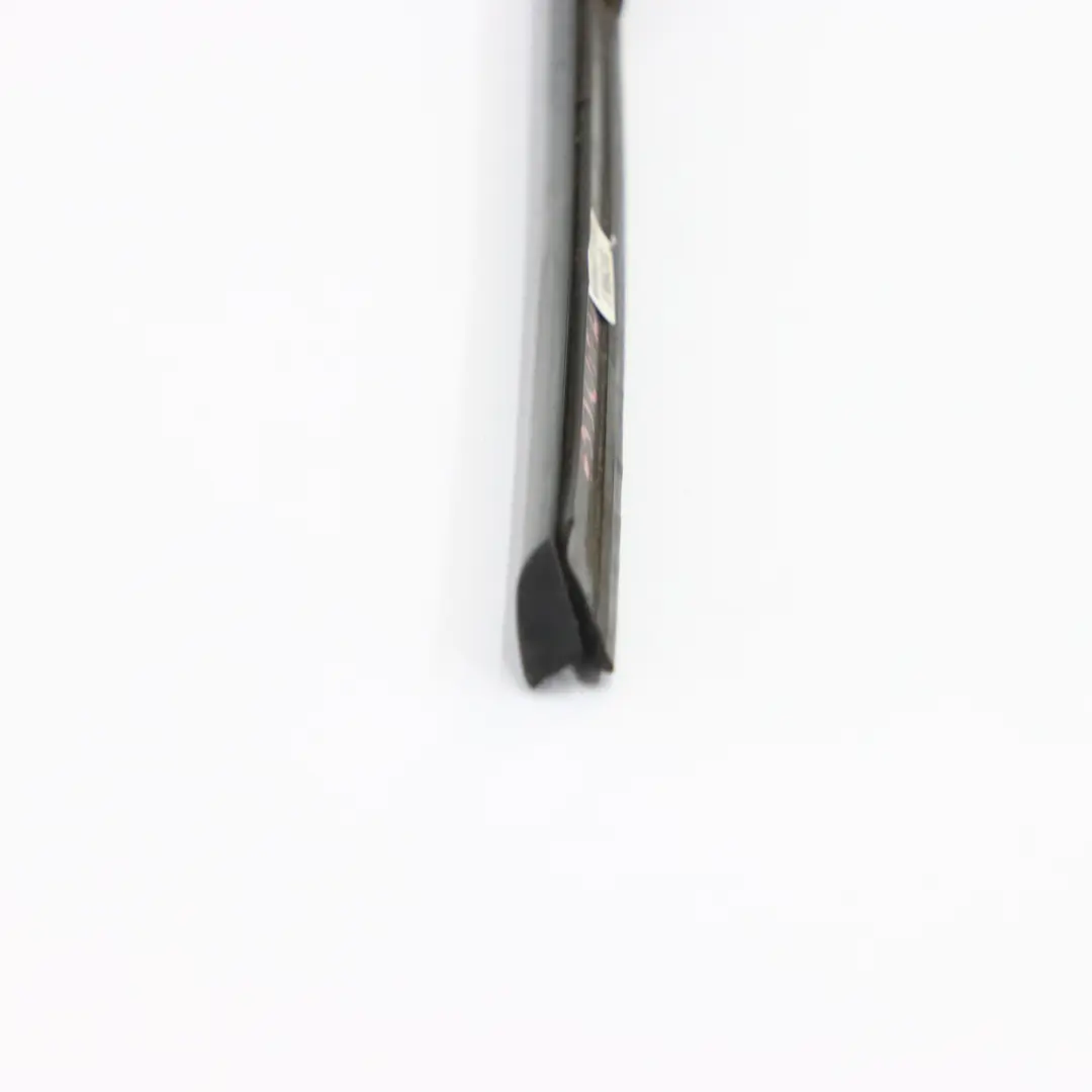BMW F46 Couvre-chaîne Fenêtre Avant Porte Droite Noir - SKU 7375172 - Numéro de pièce 7375172