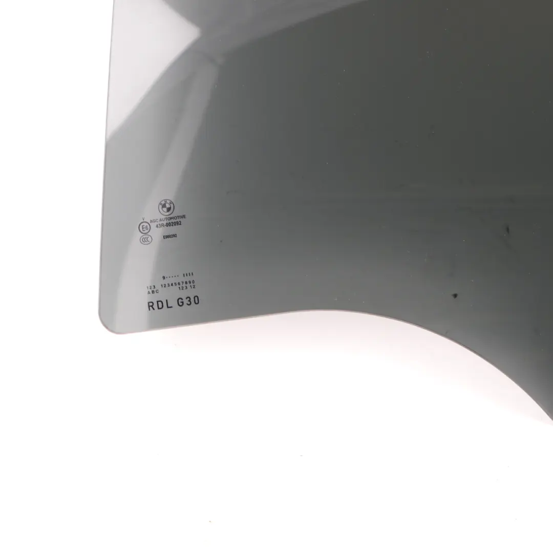 Ventana Lateral Verde Puerta Trasera Izquierda AS3 Negro SSG para BMW G30 con número de pieza 7375193 BMW G30 Ventana Lateral Verde Puerta Trasera Izquierda AS3 Negro SSG - SKU 7375193 - Número de pieza 7375193