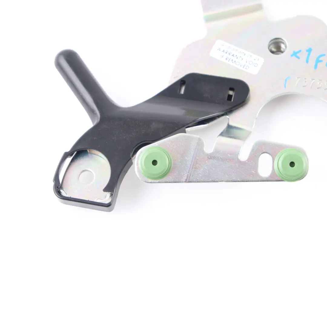 Soporte de montaje del cinturón de seguridad central trasero para BMW X1 F48 con número de pieza 7375550 BMW X1 F48 Soporte de montaje del cinturón de seguridad central trasero - SKU 7375550 - Número de pieza 7375550