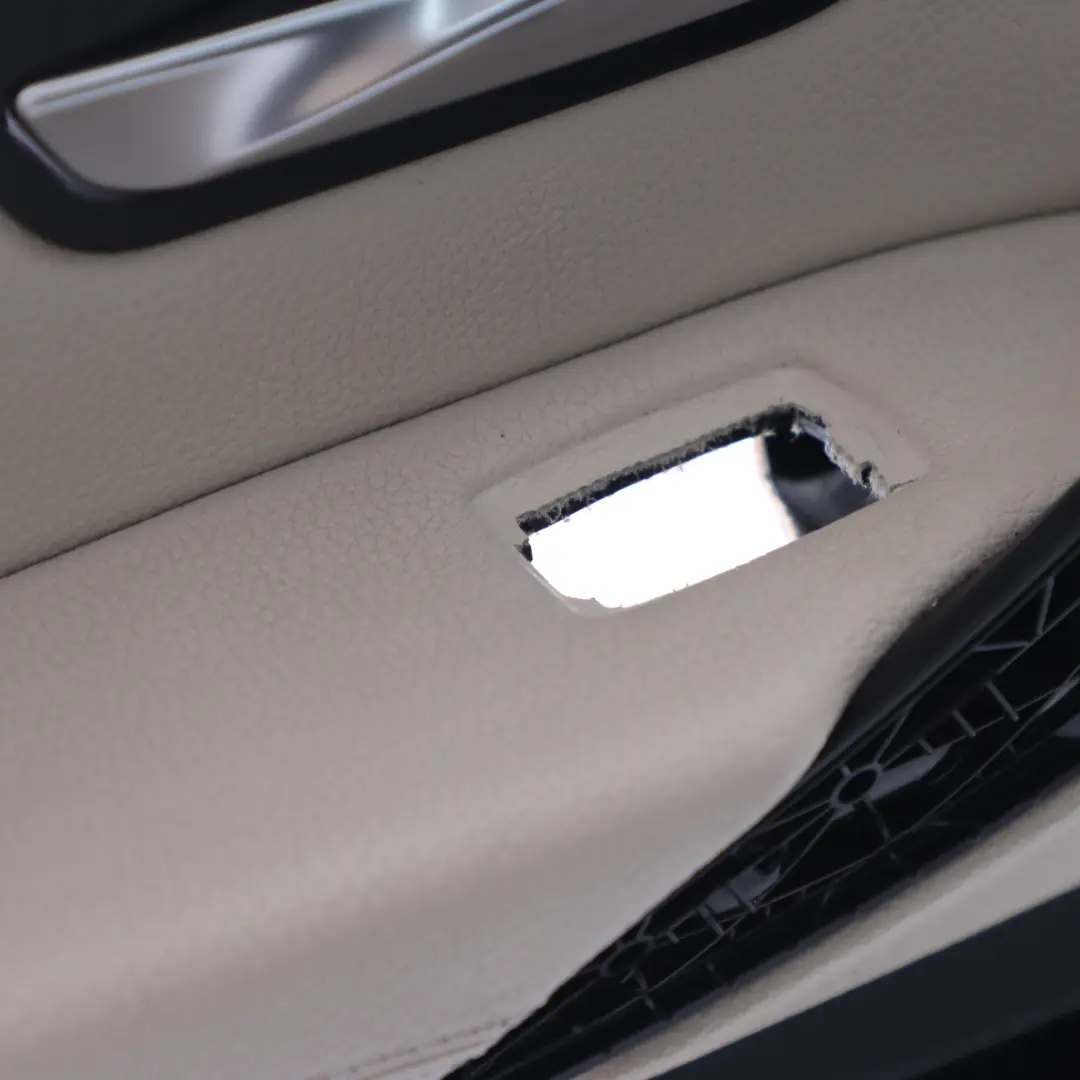 Rivestimento scheda porta posteriore sinistra Pannello pelle bianco per BMW F36 con numero di parte 7376355 BMW F36 Rivestimento scheda porta posteriore sinistra Pannello pelle bianco - SKU 7376355-1 - Numero di parte 7376355