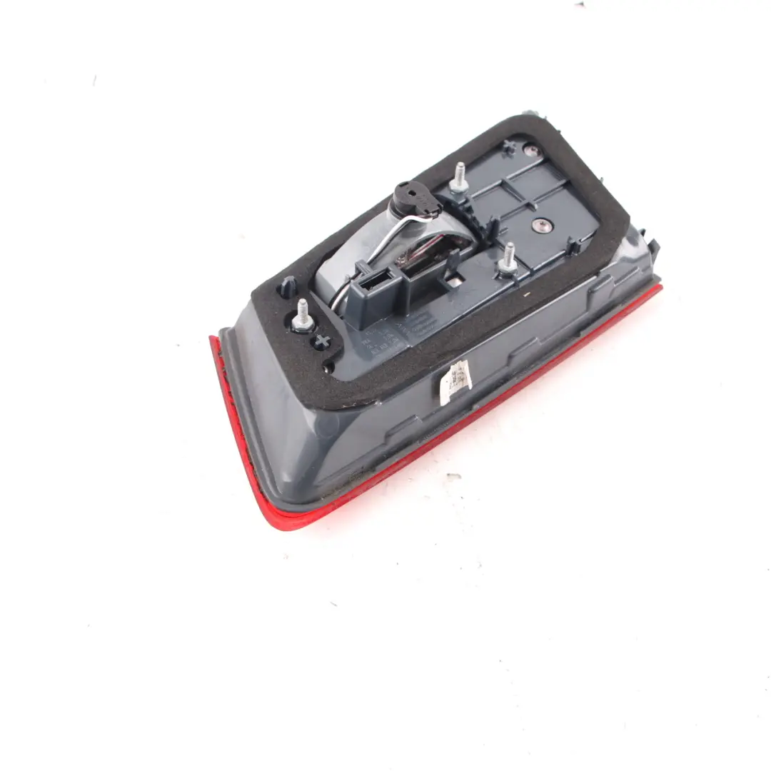 Fanale posteriore BMW F90 M5 G30 Luce LED Baule Coperchio Portellone Sinistro per con numero di parte 7376473 Fanale posteriore BMW F90 M5 G30 Luce LED Baule Coperchio Portellone Sinistro - SKU 7376473 - Numero di parte 7376473