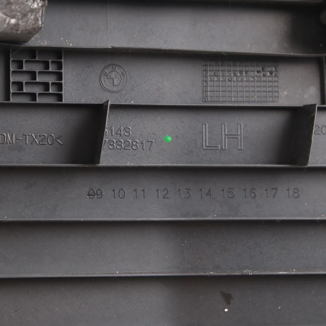 Säulenabdeckung B-Säule Trim Bodenplatte Links Schwarz 7332817 für BMW X1 F48 mit Teilenummer 7376893 BMW X1 F48 Säulenabdeckung B-Säule Trim Bodenplatte Links Schwarz 7332817 - SKU 7376893 - Teilenummer 7376893