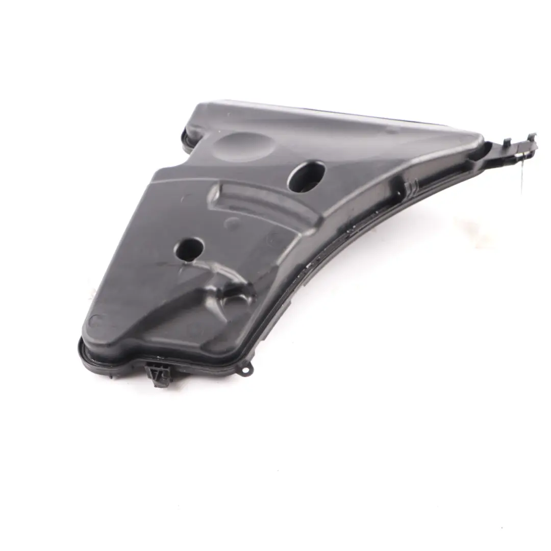 Zbiornik Płynu Do Spryskiwaczy Szyb do BMW G11 G30 o numerze 7377035 BMW G11 G30 Zbiornik Płynu Do Spryskiwaczy Szyb - SKU 7377035 - Numer Części 7377035