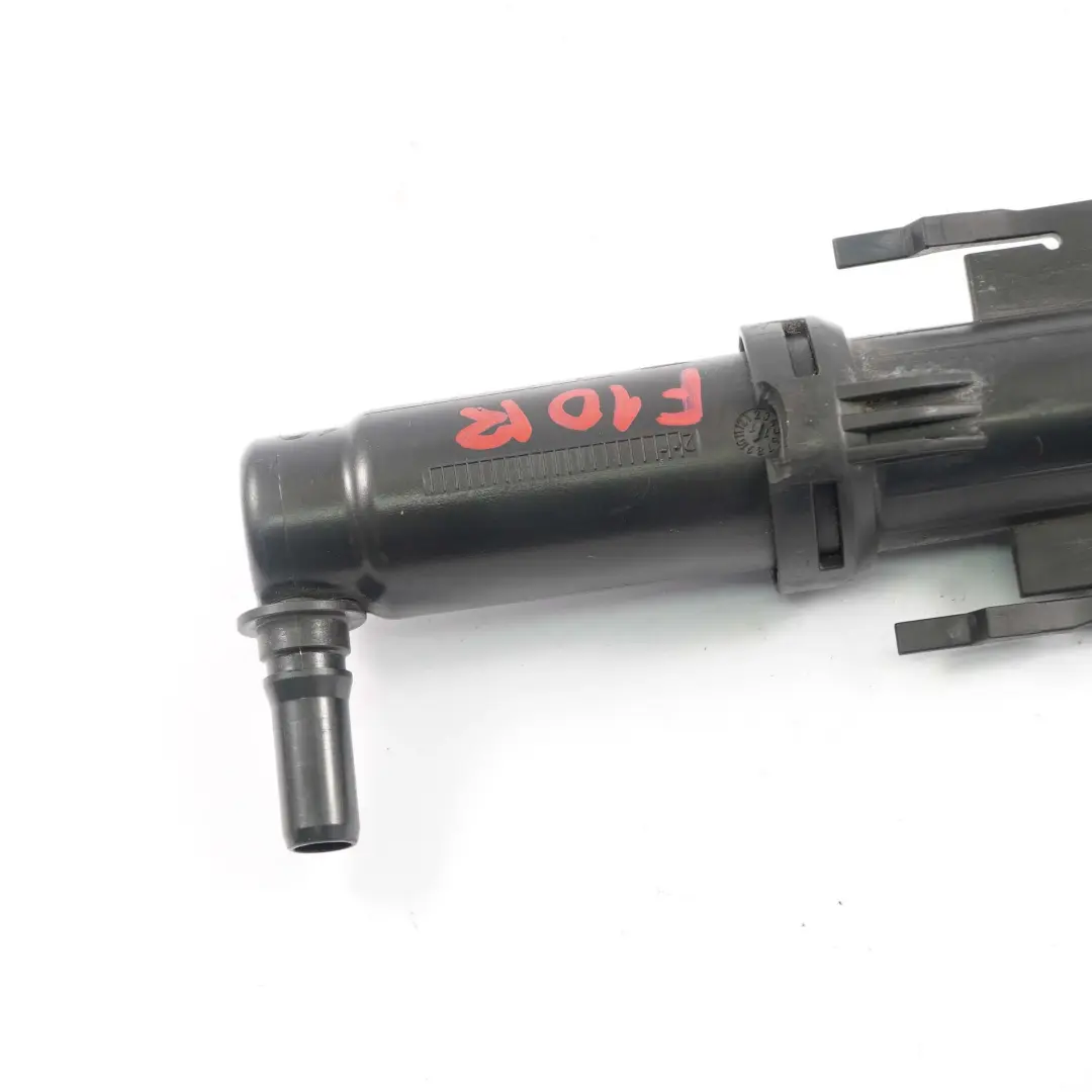 Dysza Spryskiwacza Przedniej Lampy Prawa do BMW F10 F11 o numerze 7377668 BMW F10 F11 Dysza Spryskiwacza Przedniej Lampy Prawa - SKU 7377668 - Numer Części 7377668