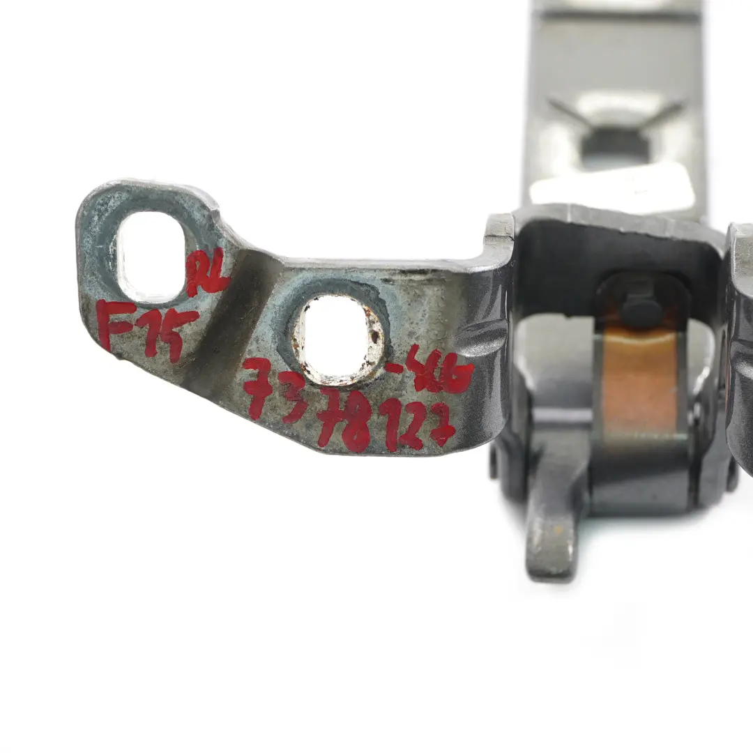 Hayon Charnière coffre supérieure arrière gauche Space Gris 7294433 pour BMW X5 F15 à propos du numéro de pièce 7378127 BMW X5 F15 Hayon Charnière coffre supérieure arrière gauche Space Gris 7294433 - SKU 7378127-SCG - Numéro de pièce 7378127