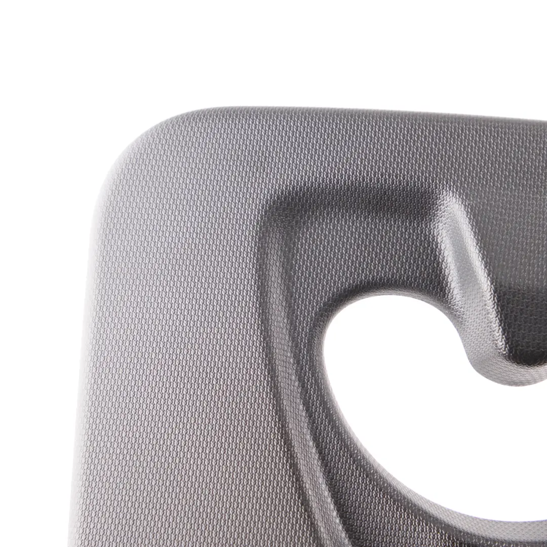 Gancio Appendiabiti Posteriore Interno Sinistro Tetto Nero 7333467 per BMW X1 F48 con numero di parte 7378633 BMW X1 F48 Gancio Appendiabiti Posteriore Interno Sinistro Tetto Nero 7333467 - SKU 7378633 - Numero di parte 7378633