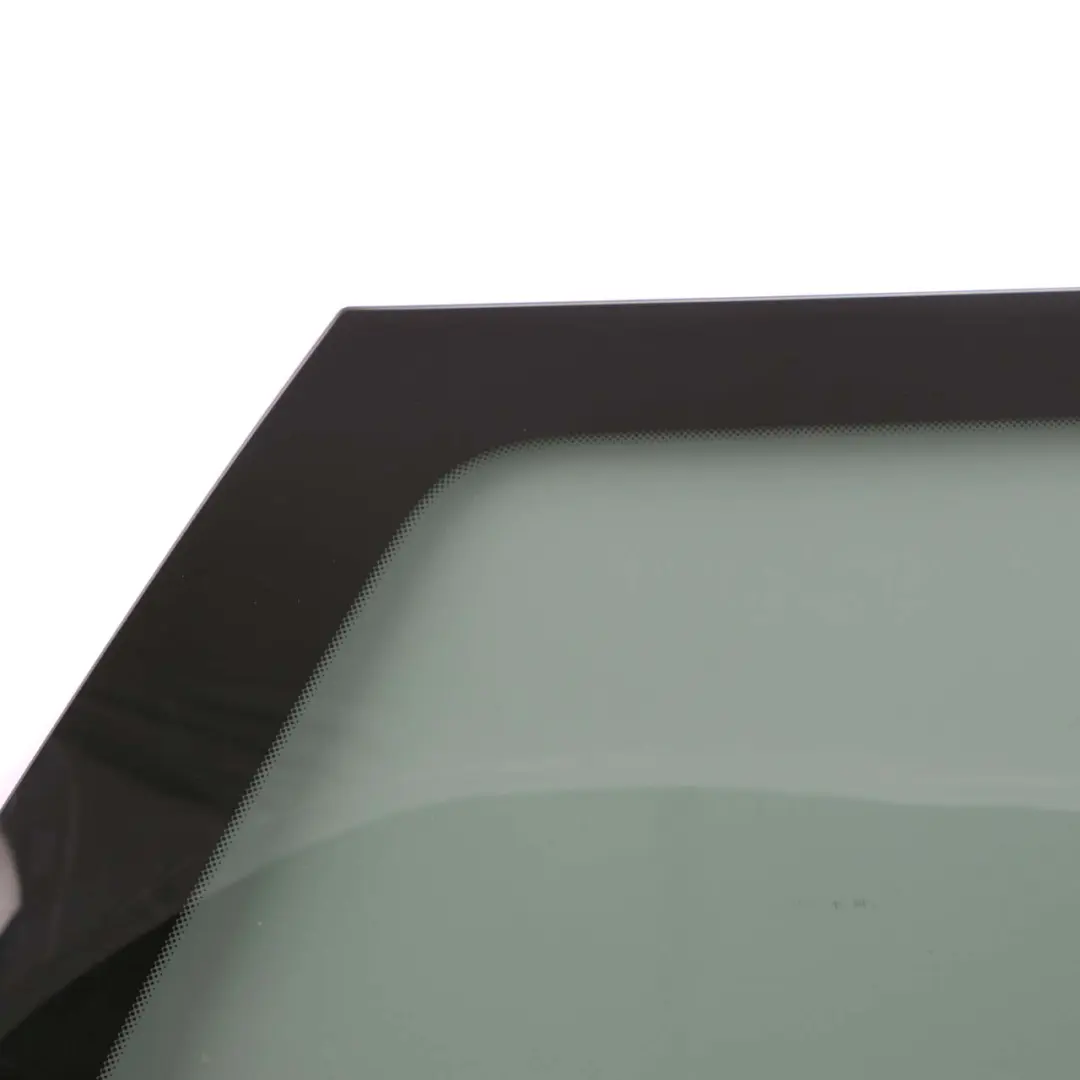 Lunotto Posteriore Laterale Fisso In Vetro Colorato Nero Destro per Mini Cooper F56 con numero di parte 7378672 Mini Cooper F56 Lunotto Posteriore Laterale Fisso In Vetro Colorato Nero Destro - SKU 7378672 - Numero di parte 7378672